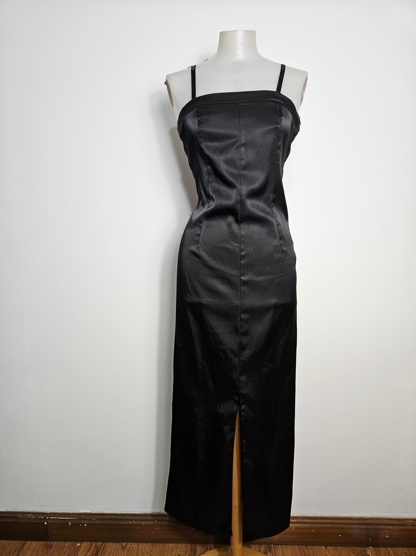 Maxi robe noire satinée