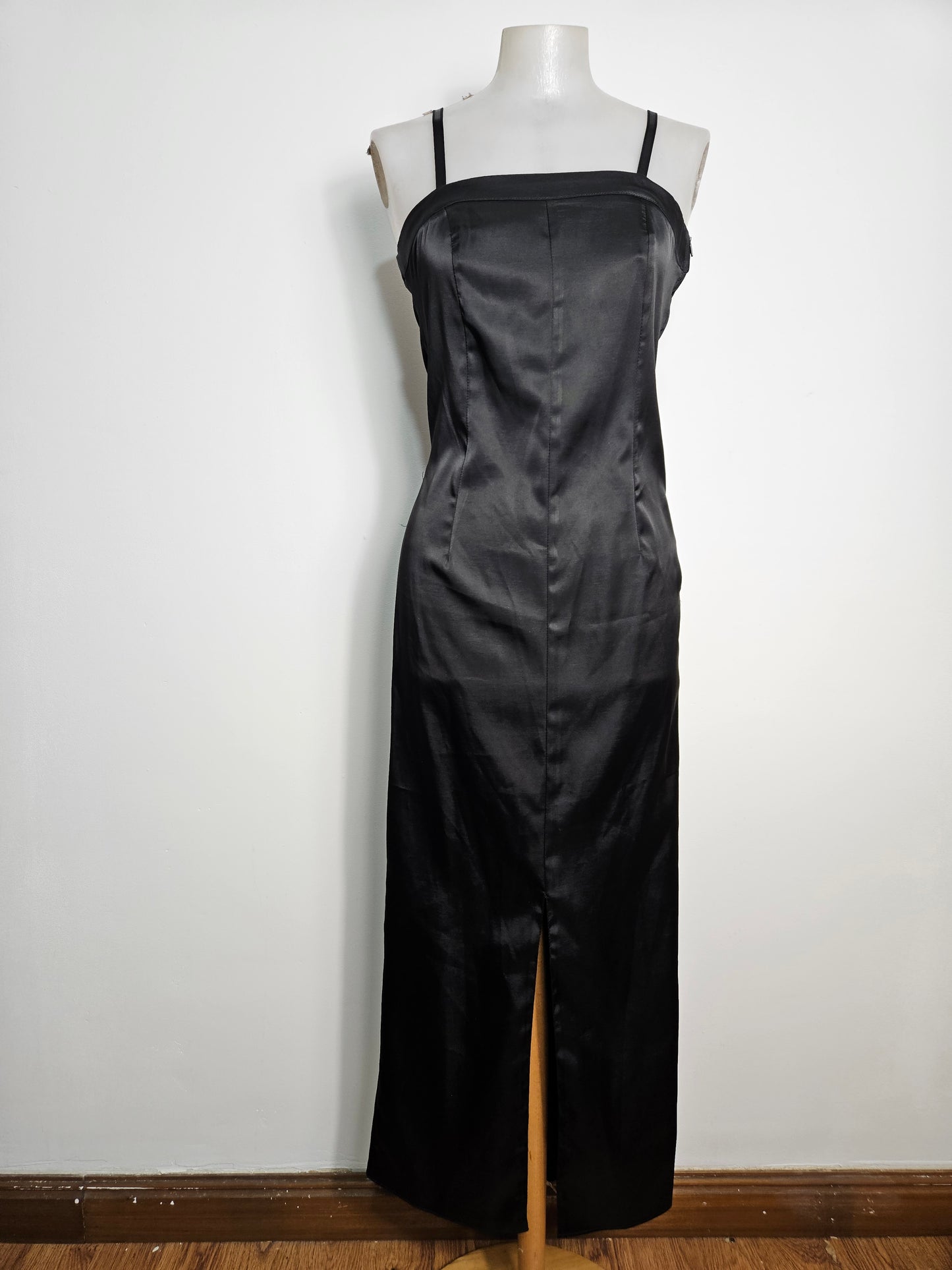 Maxi robe noire satinée