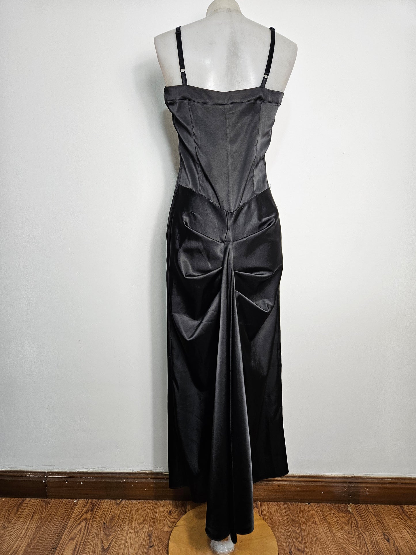 Maxi robe noire satinée