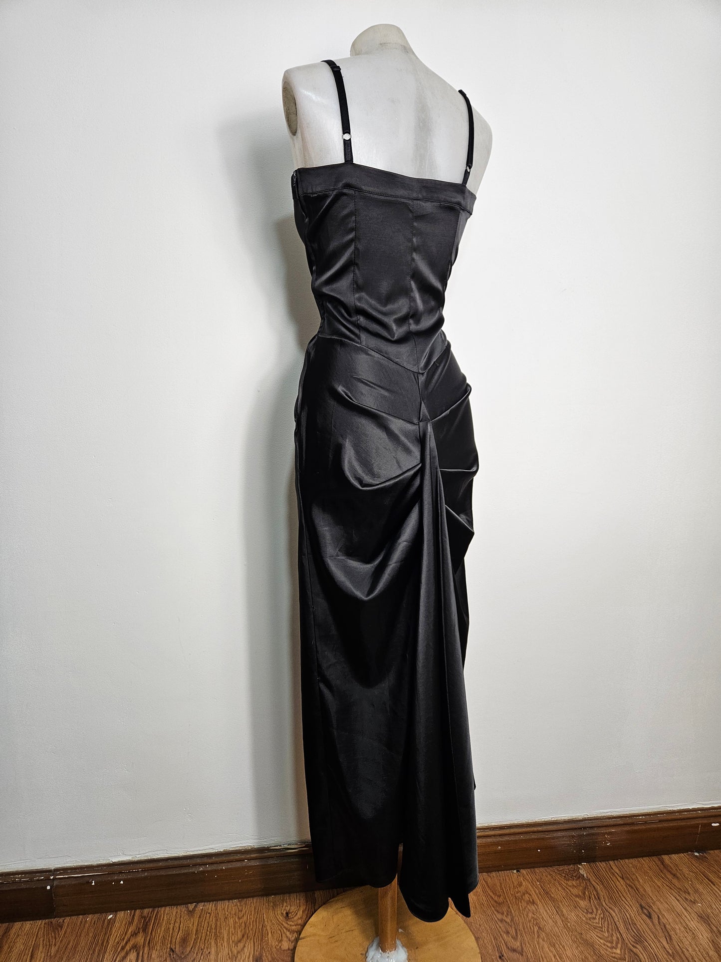 Maxi robe noire satinée