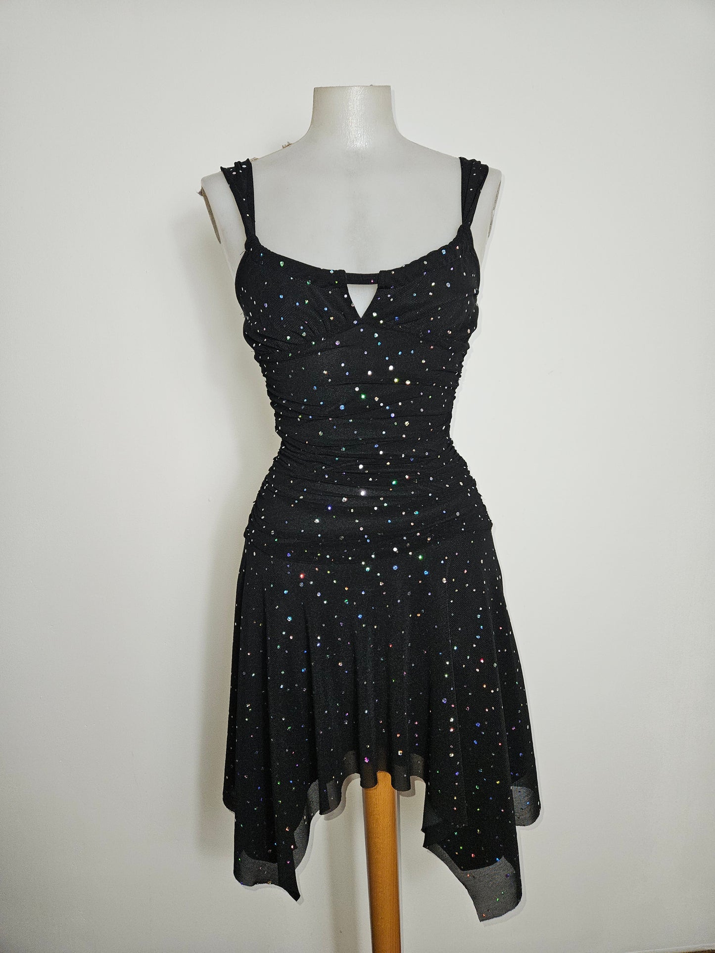 Robe noire à strass