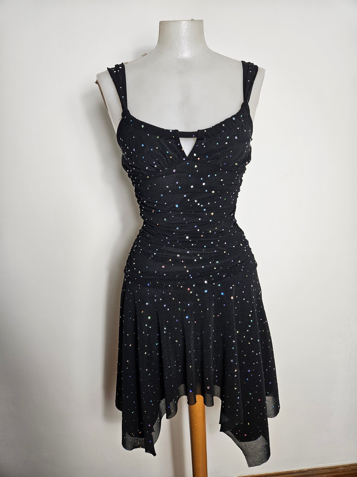 Robe noire à strass
