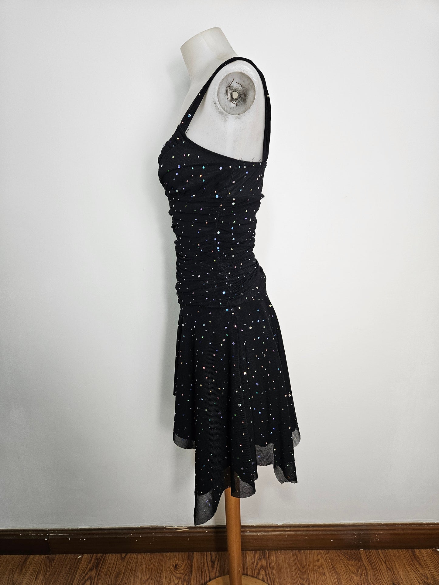Robe noire à strass