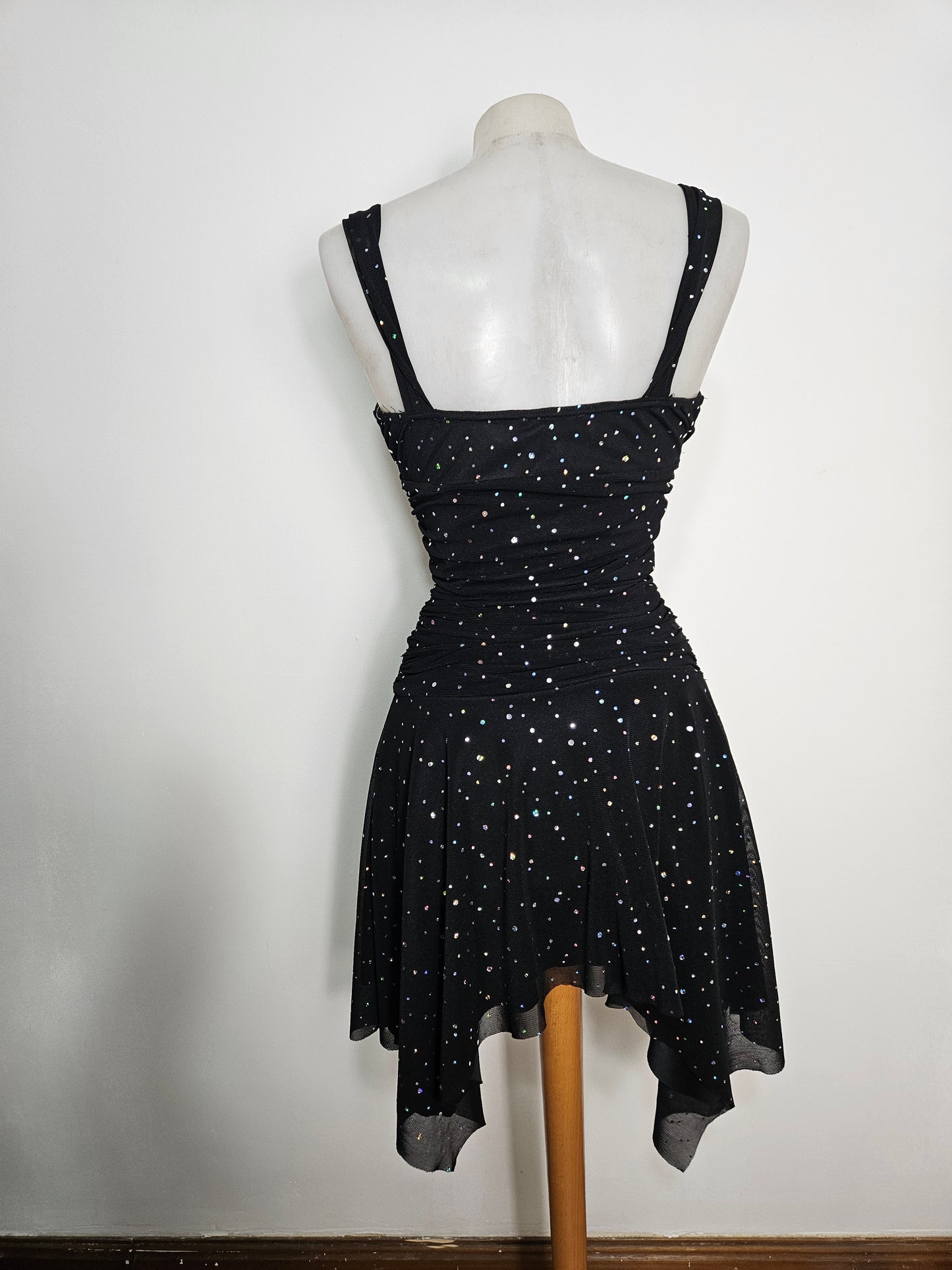 Robe noire à strass