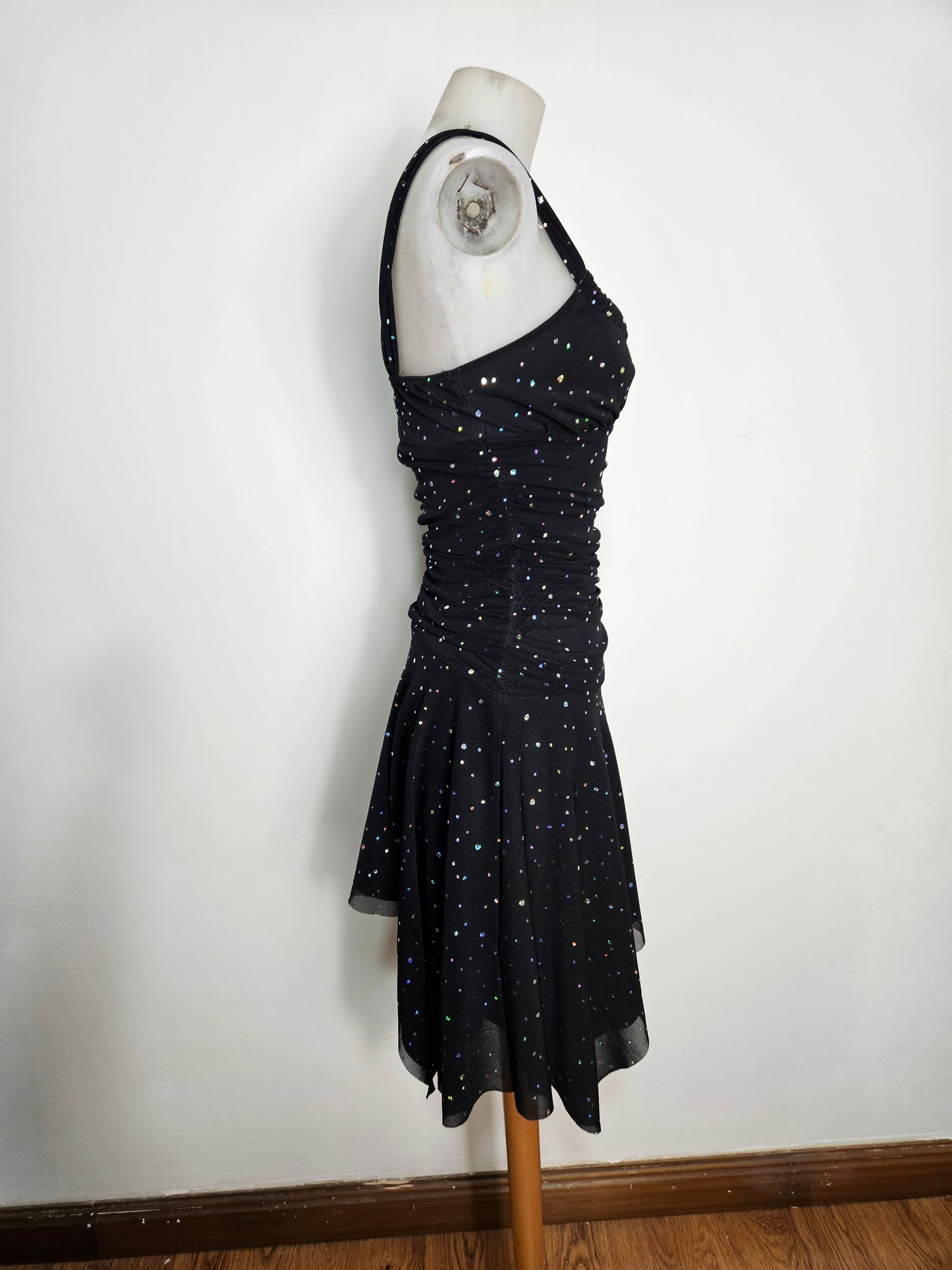 Robe noire à strass