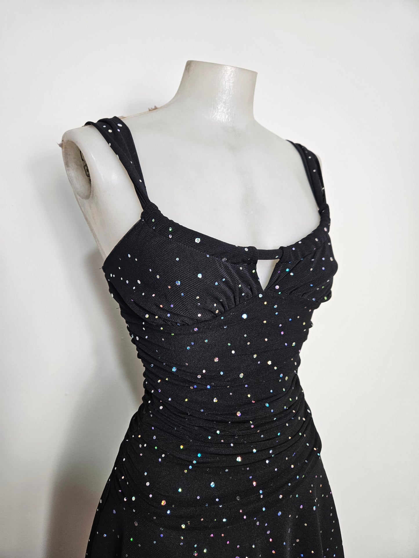Robe noire à strass