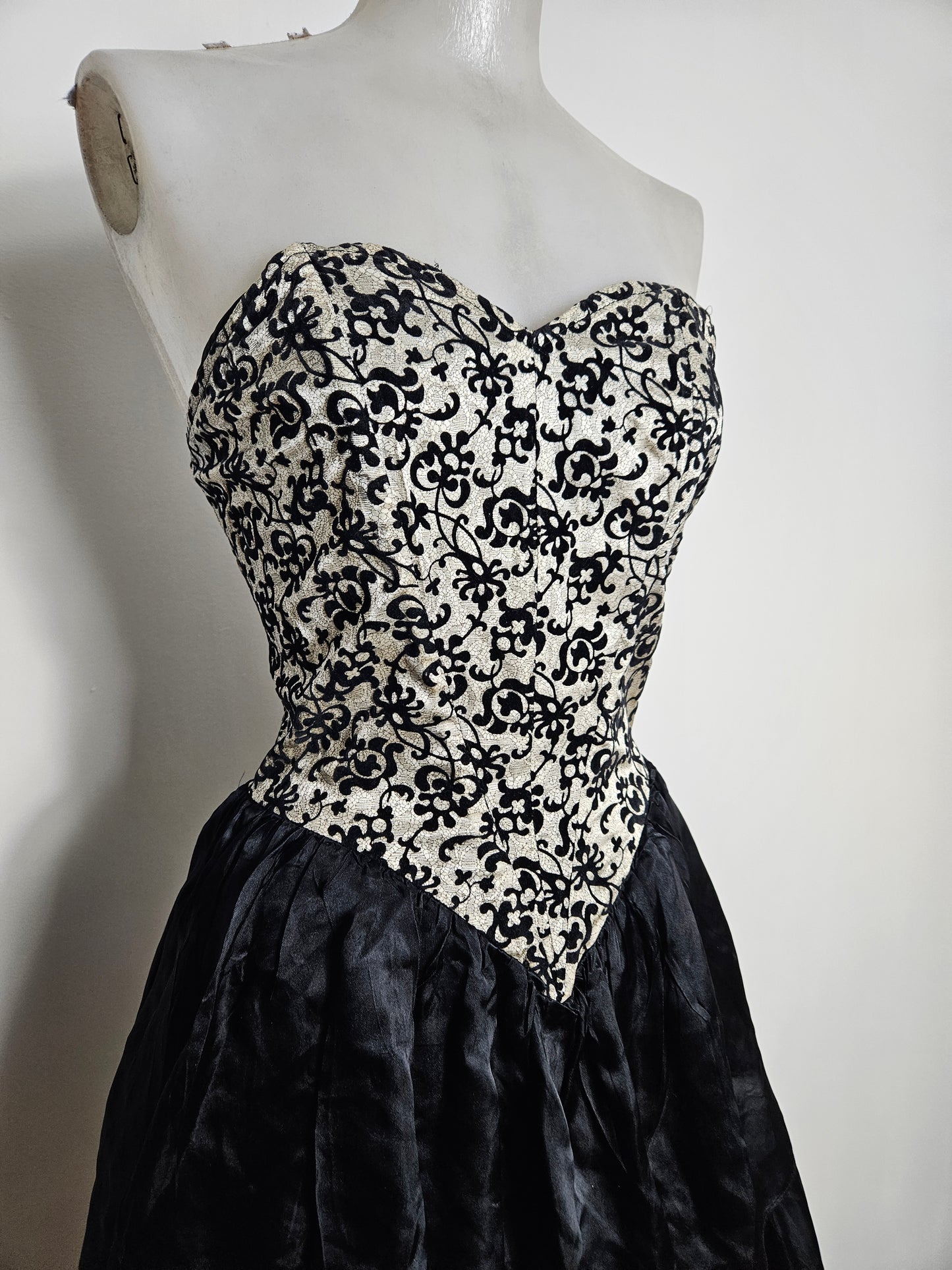 Robe bustier baroque