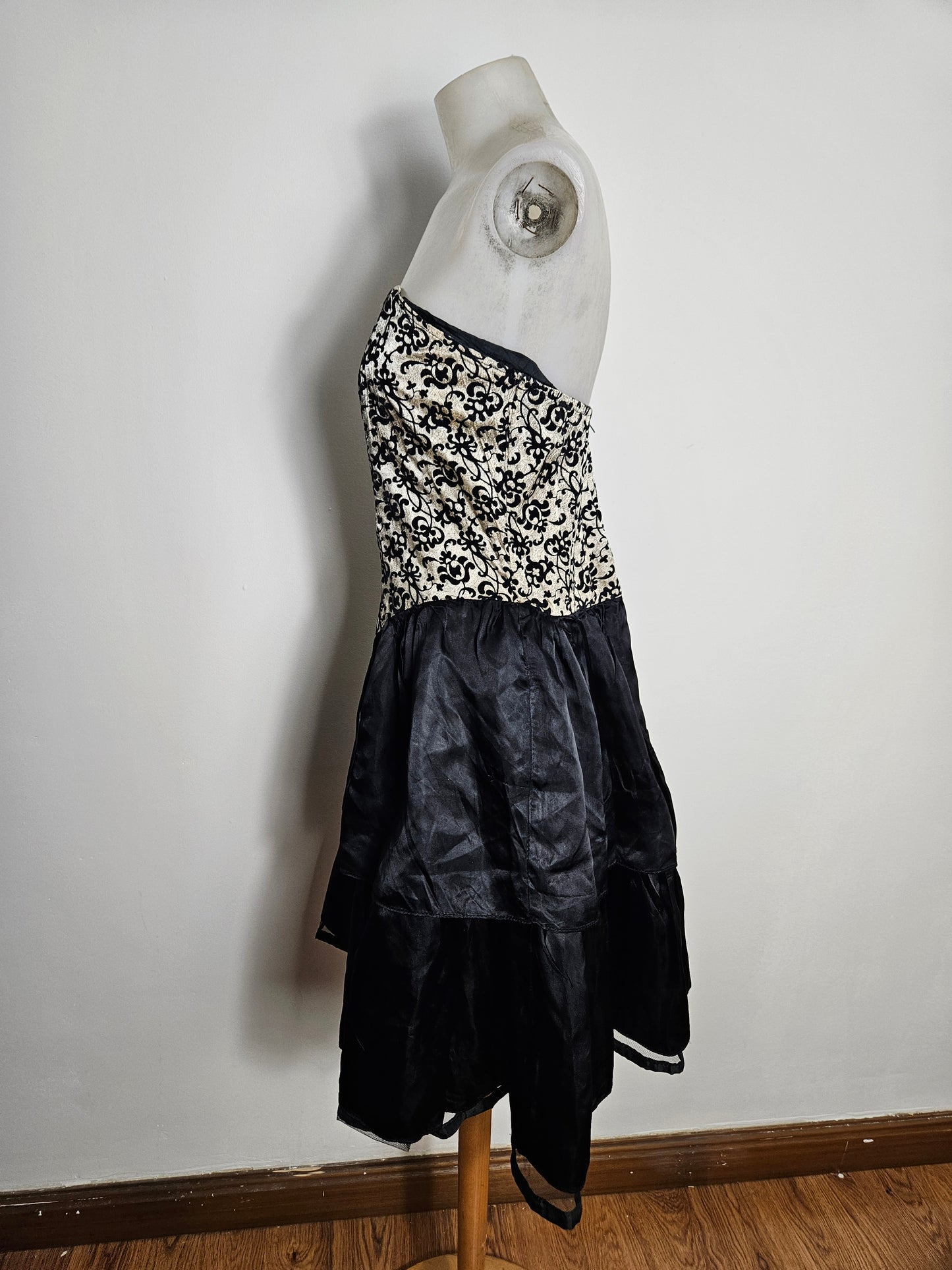 Robe bustier baroque