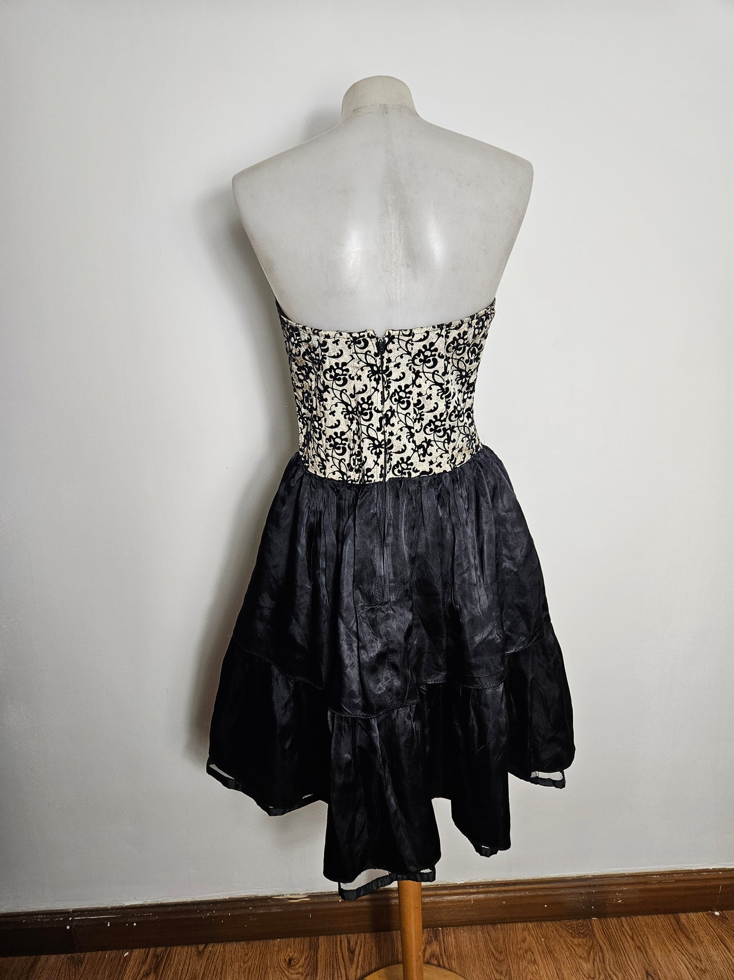 Robe bustier baroque