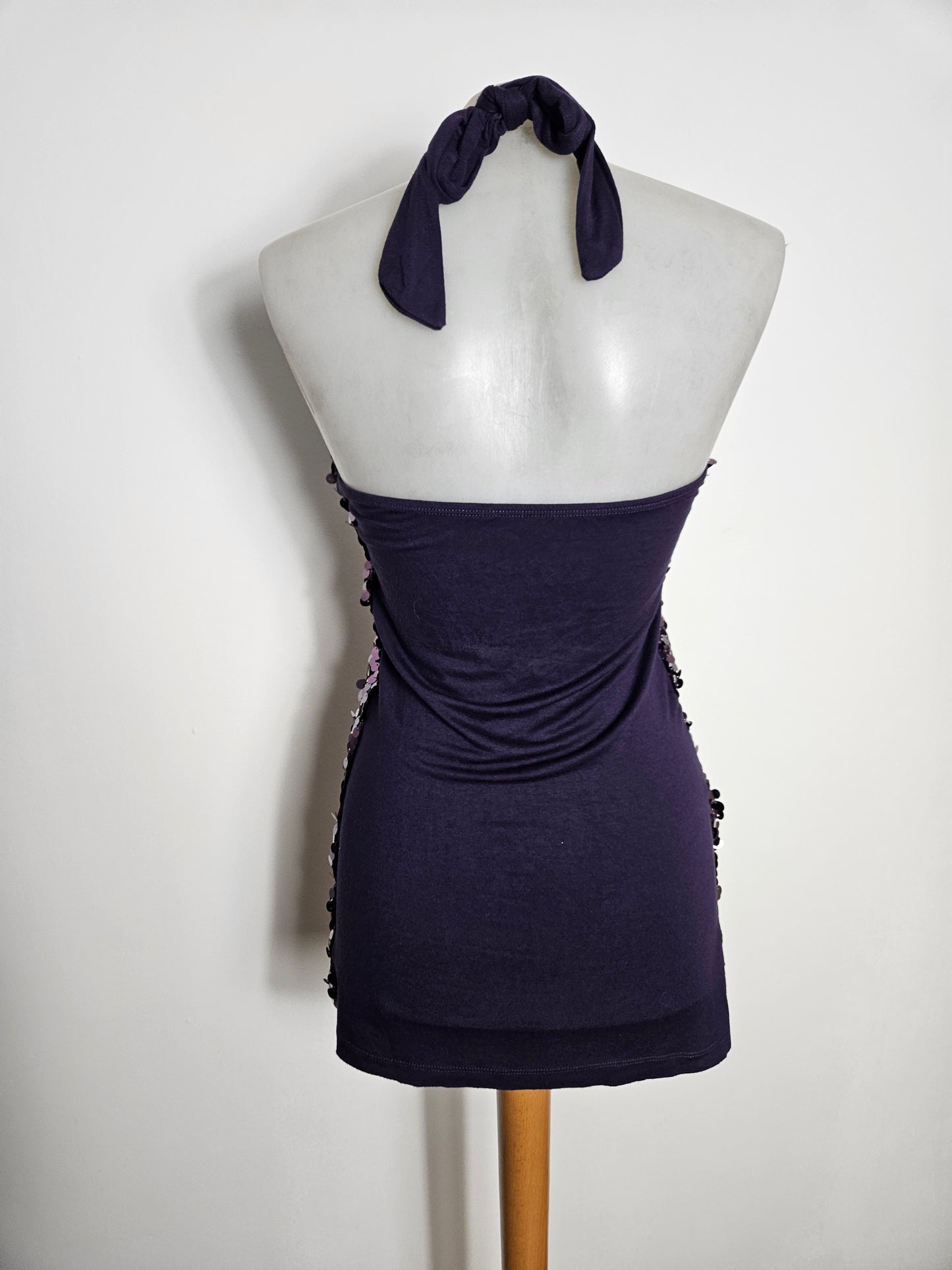 Robe dos nu à sequins violet
