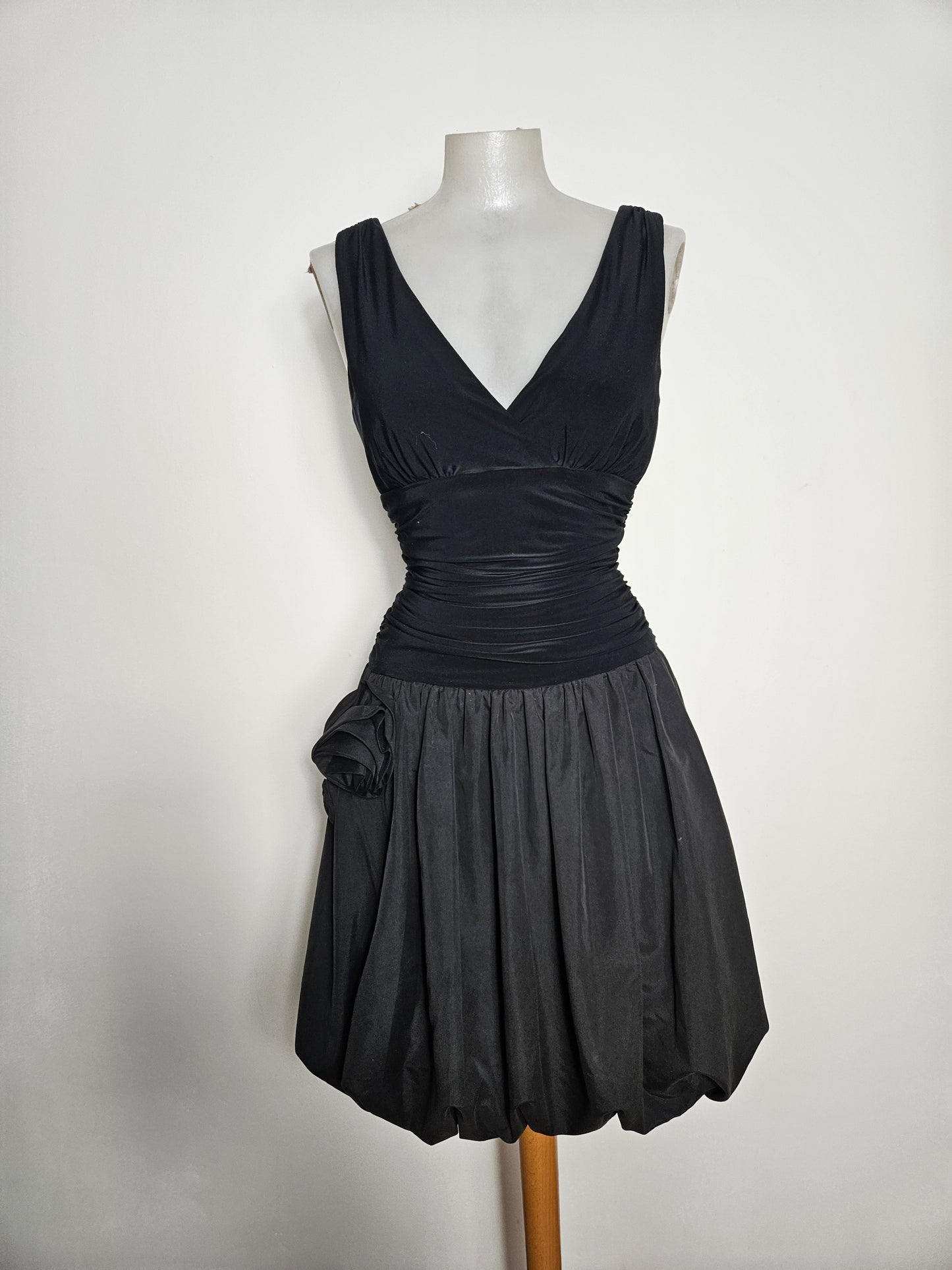 Robe bi matière légèrement bouffante
