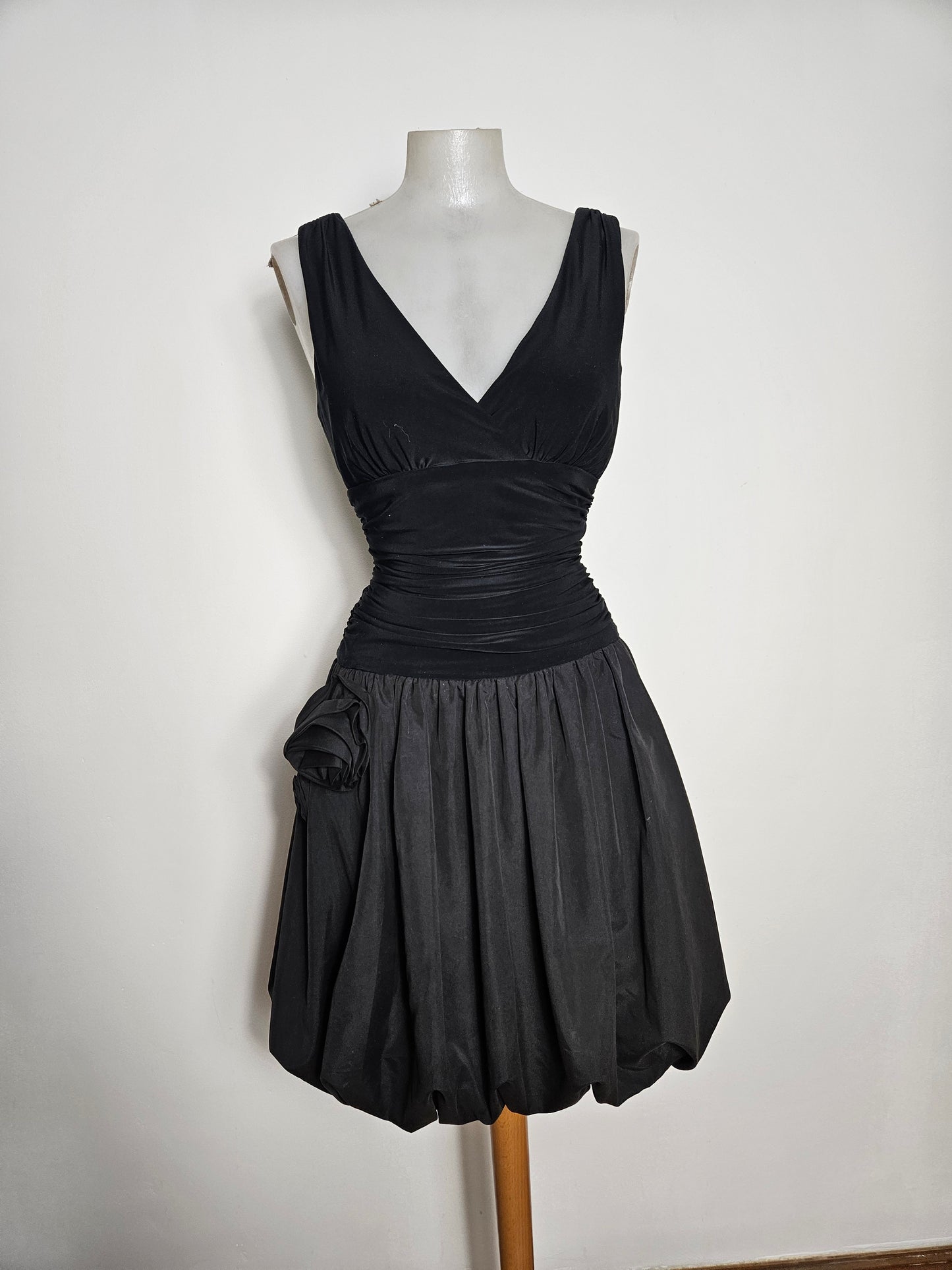 Robe bi matière légèrement bouffante