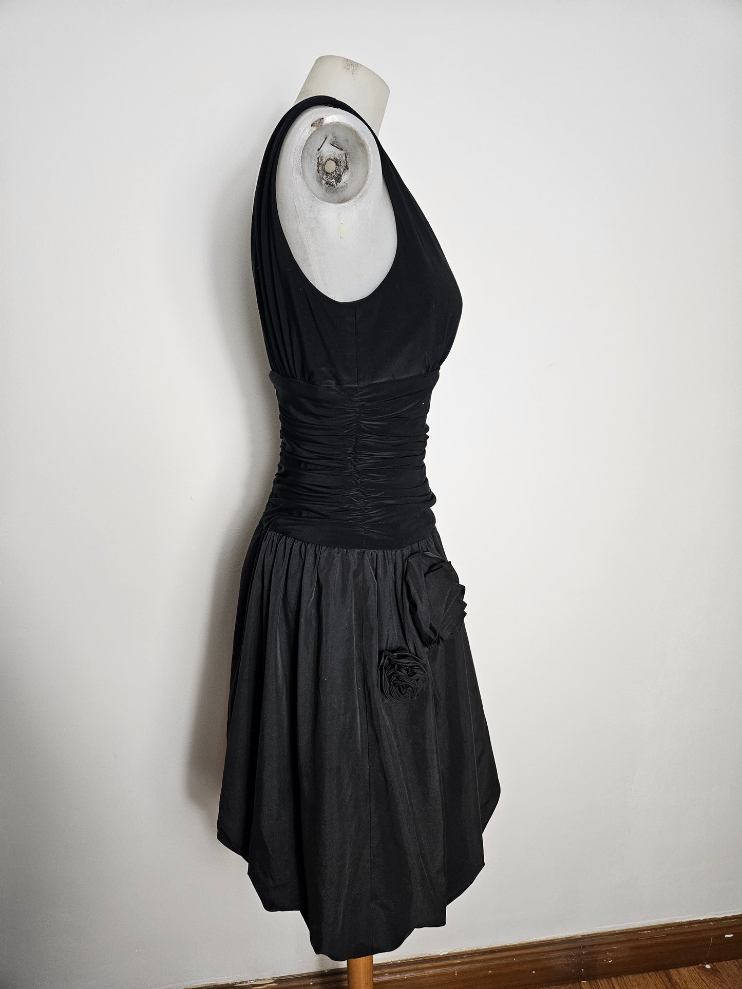 Robe bi matière légèrement bouffante