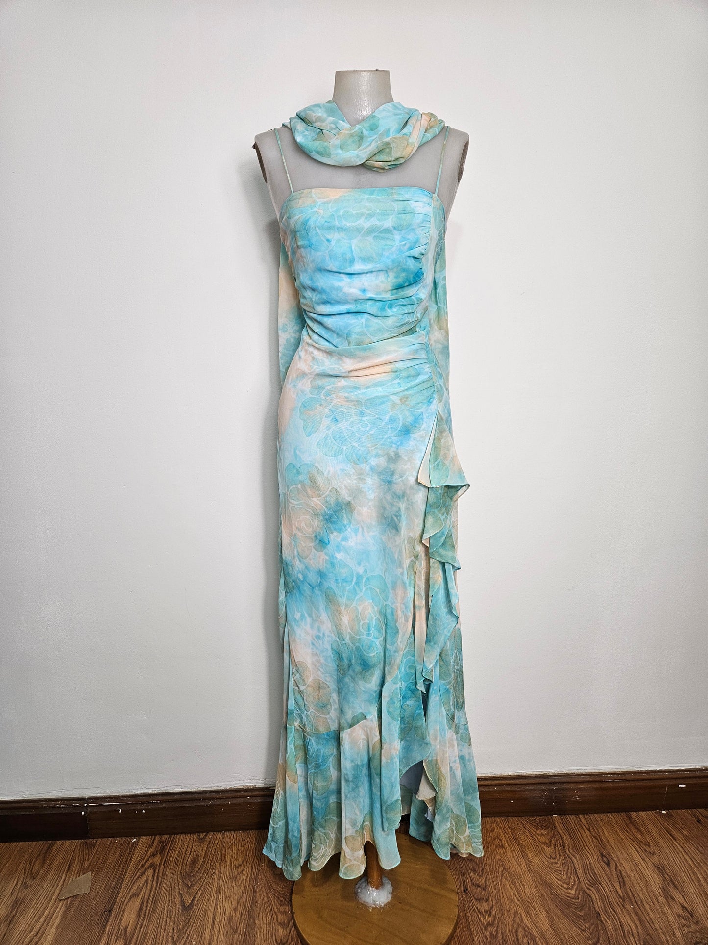 Vestido largo de gasa azul