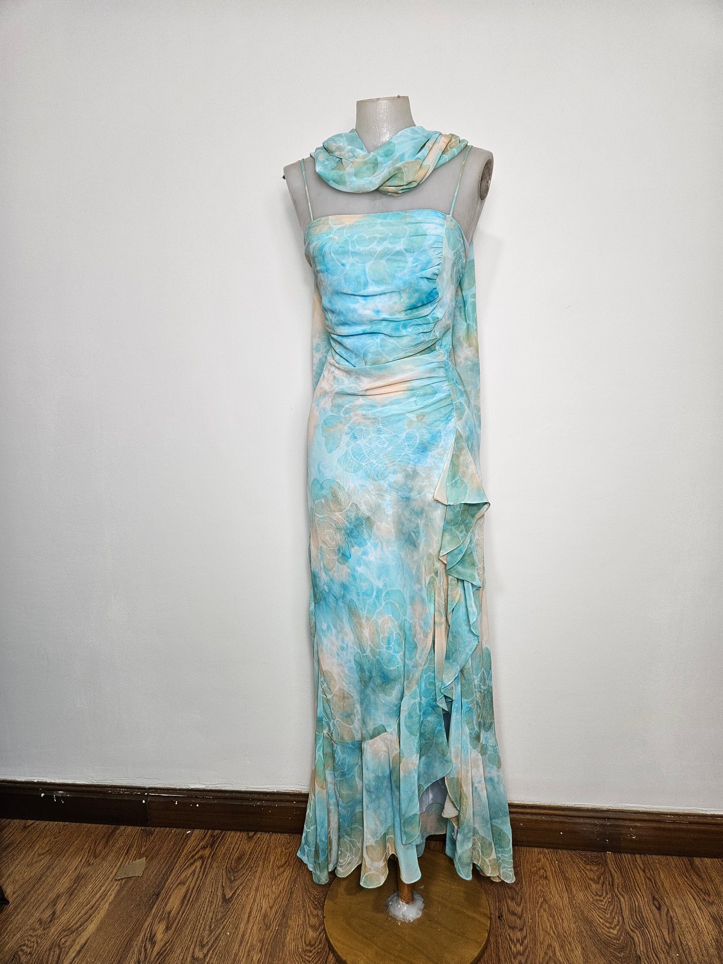 Vestido largo de gasa azul