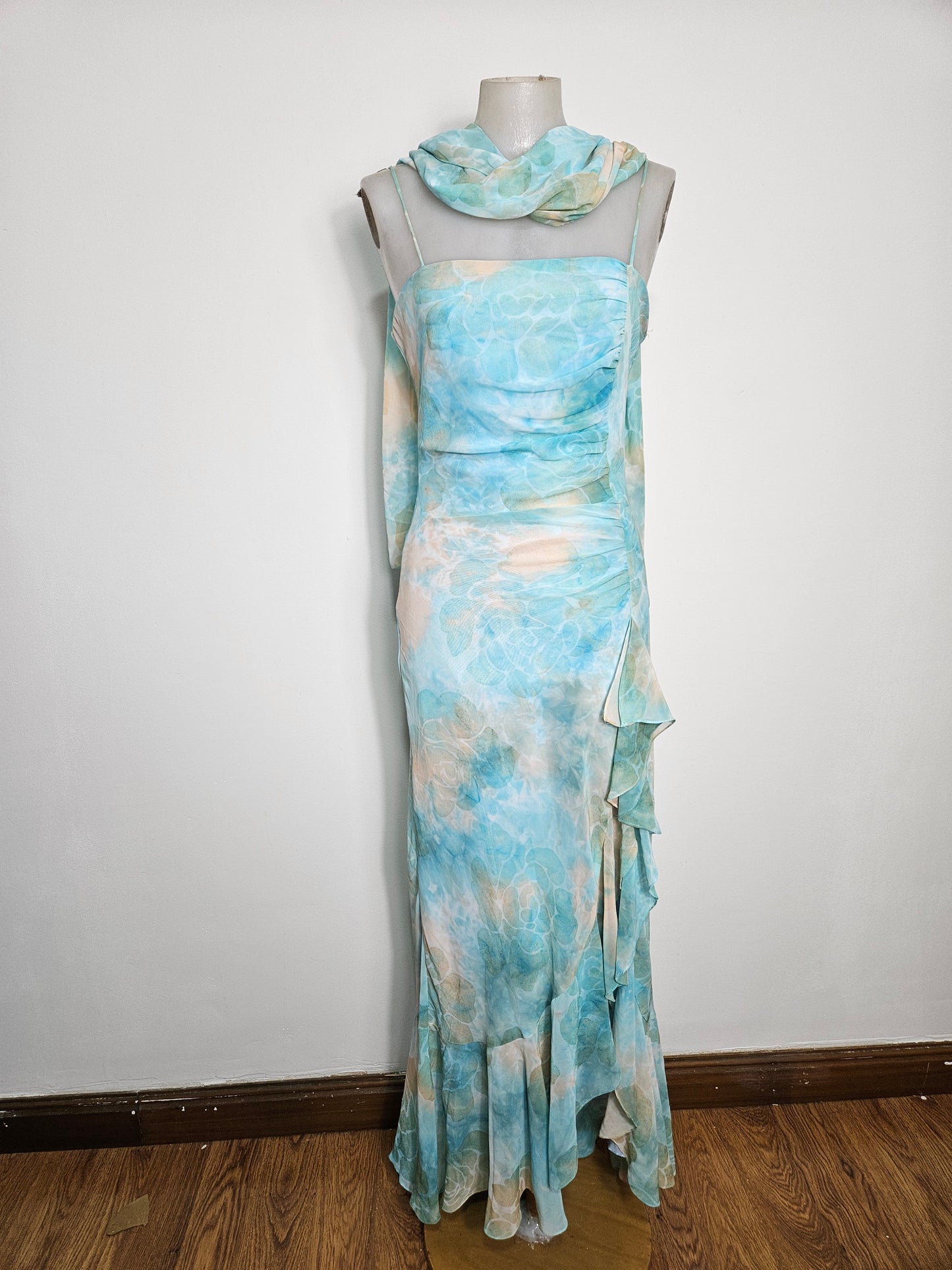 Vestido largo de gasa azul