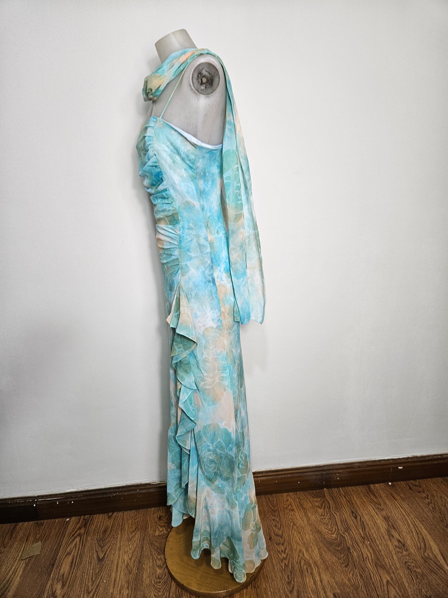 Vestido largo de gasa azul