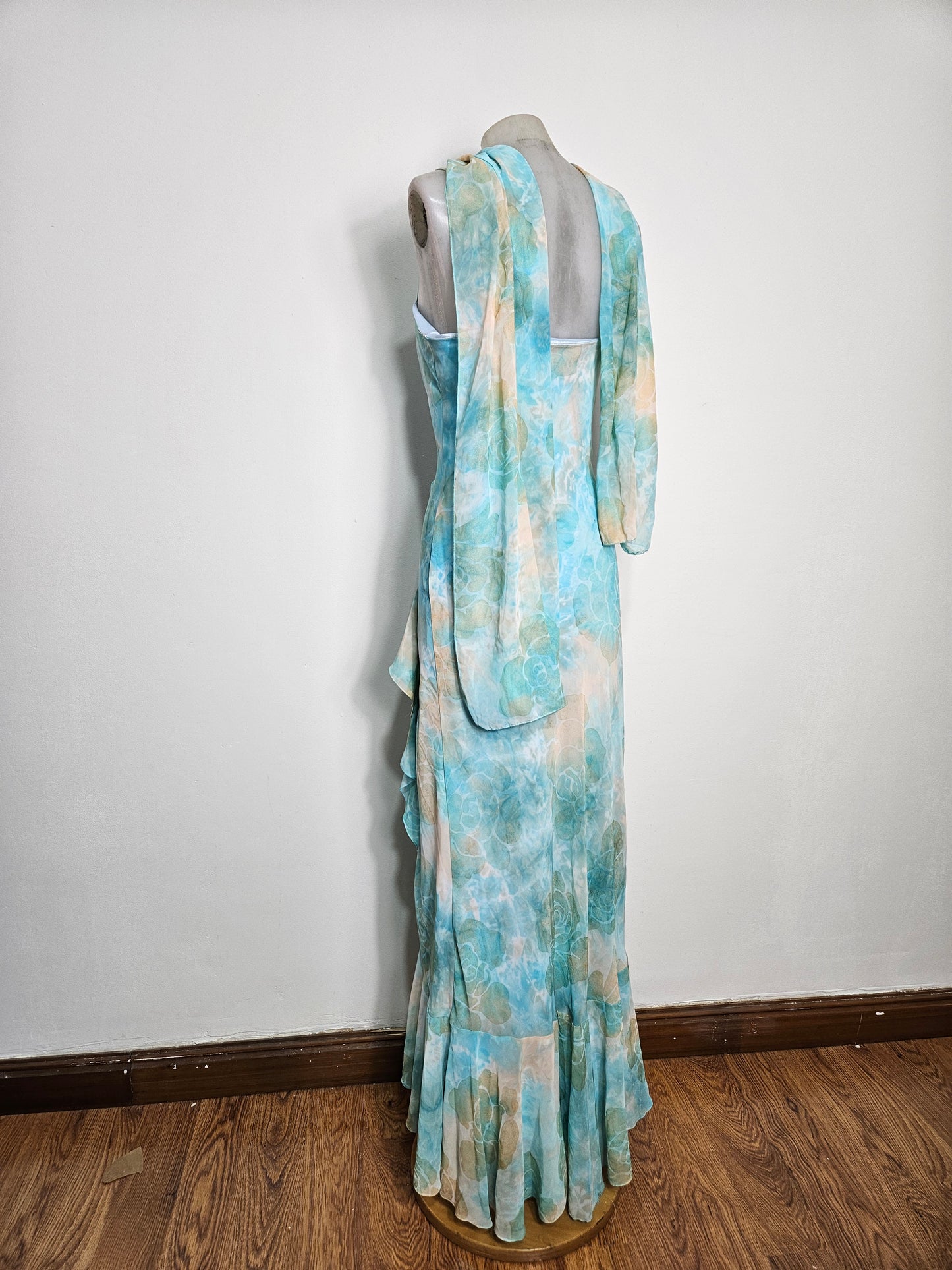 Vestido largo de gasa azul