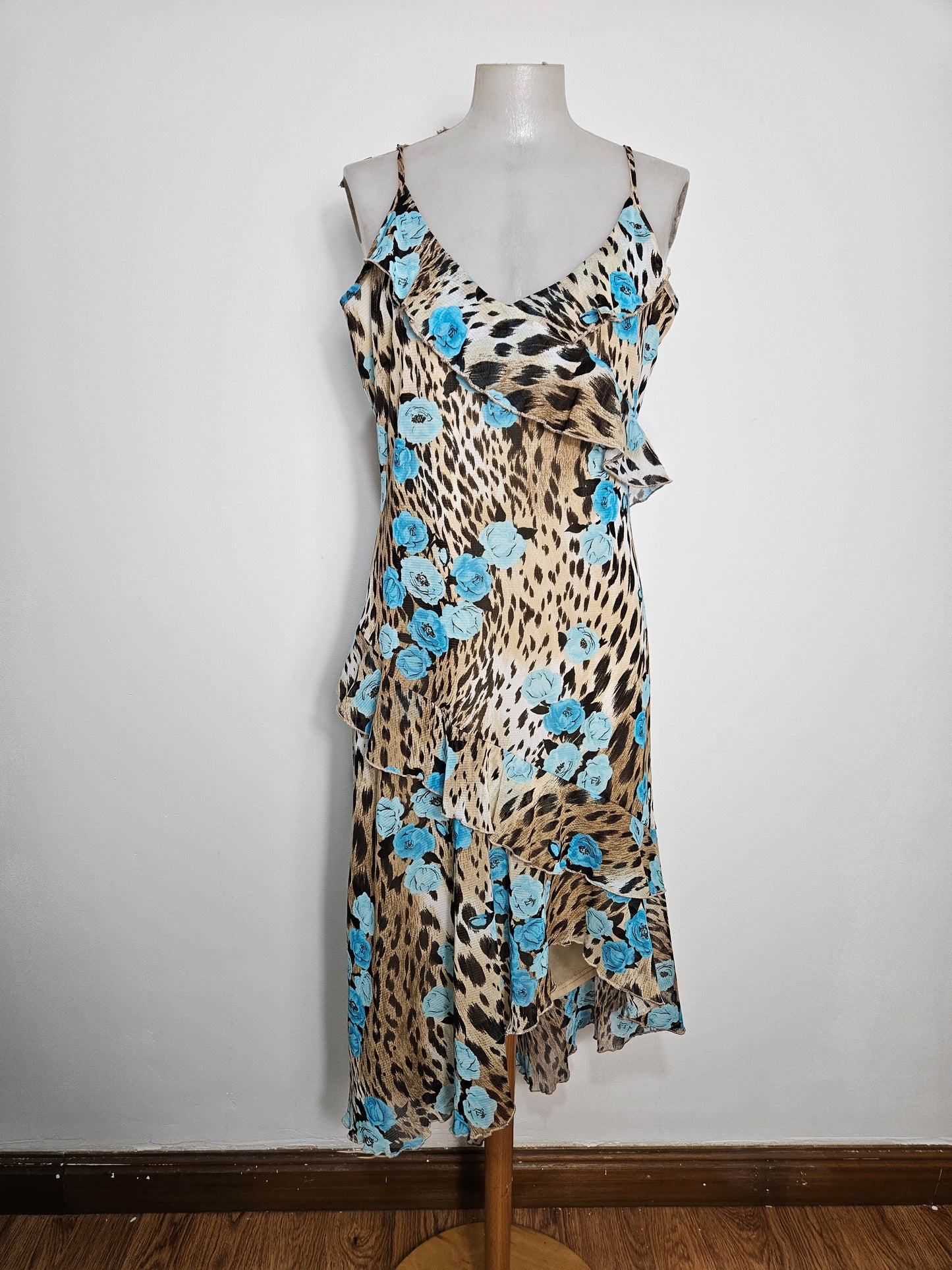 Robe léopard à volants