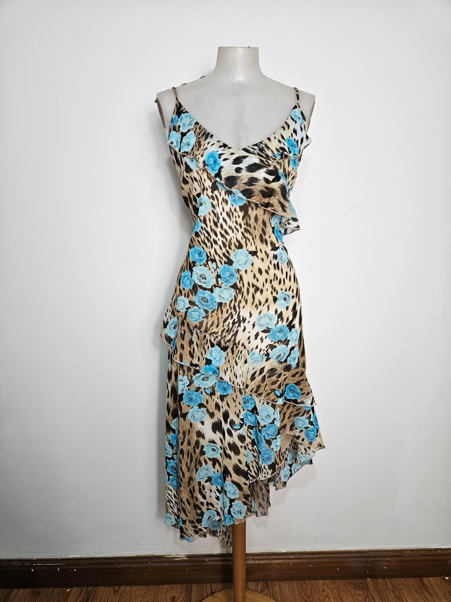 Robe léopard à volants