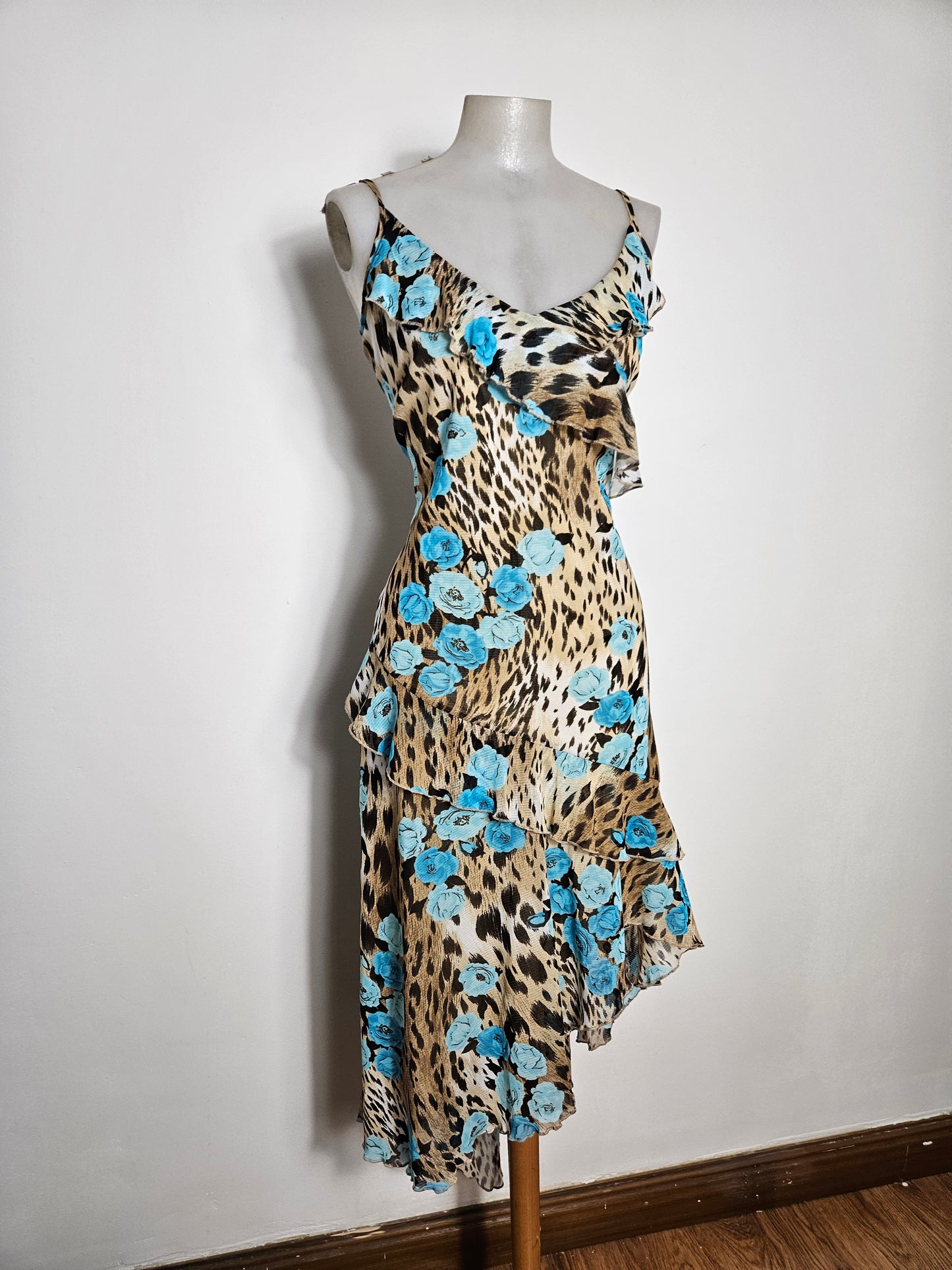 Robe léopard à volants