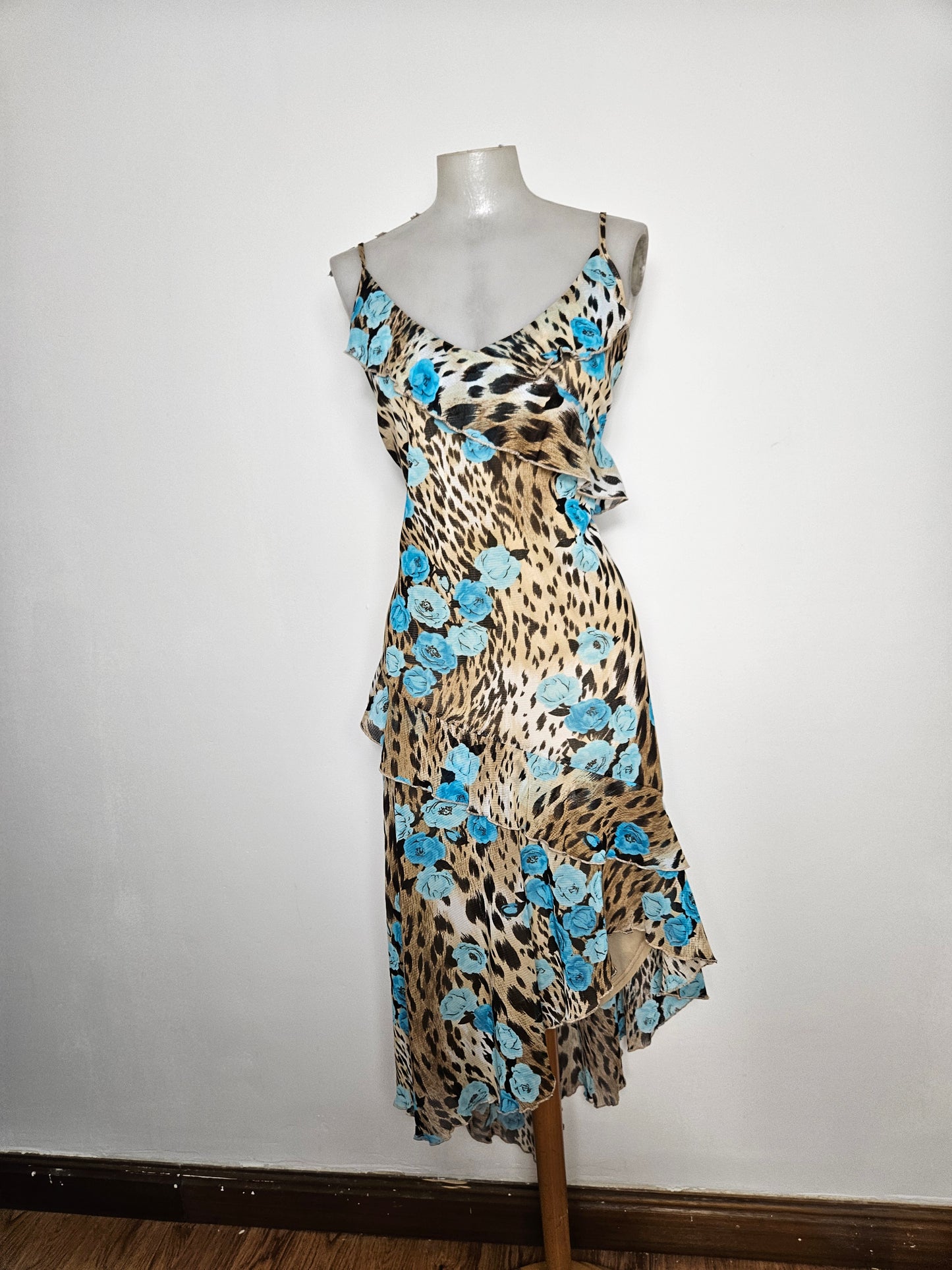 Robe léopard à volants