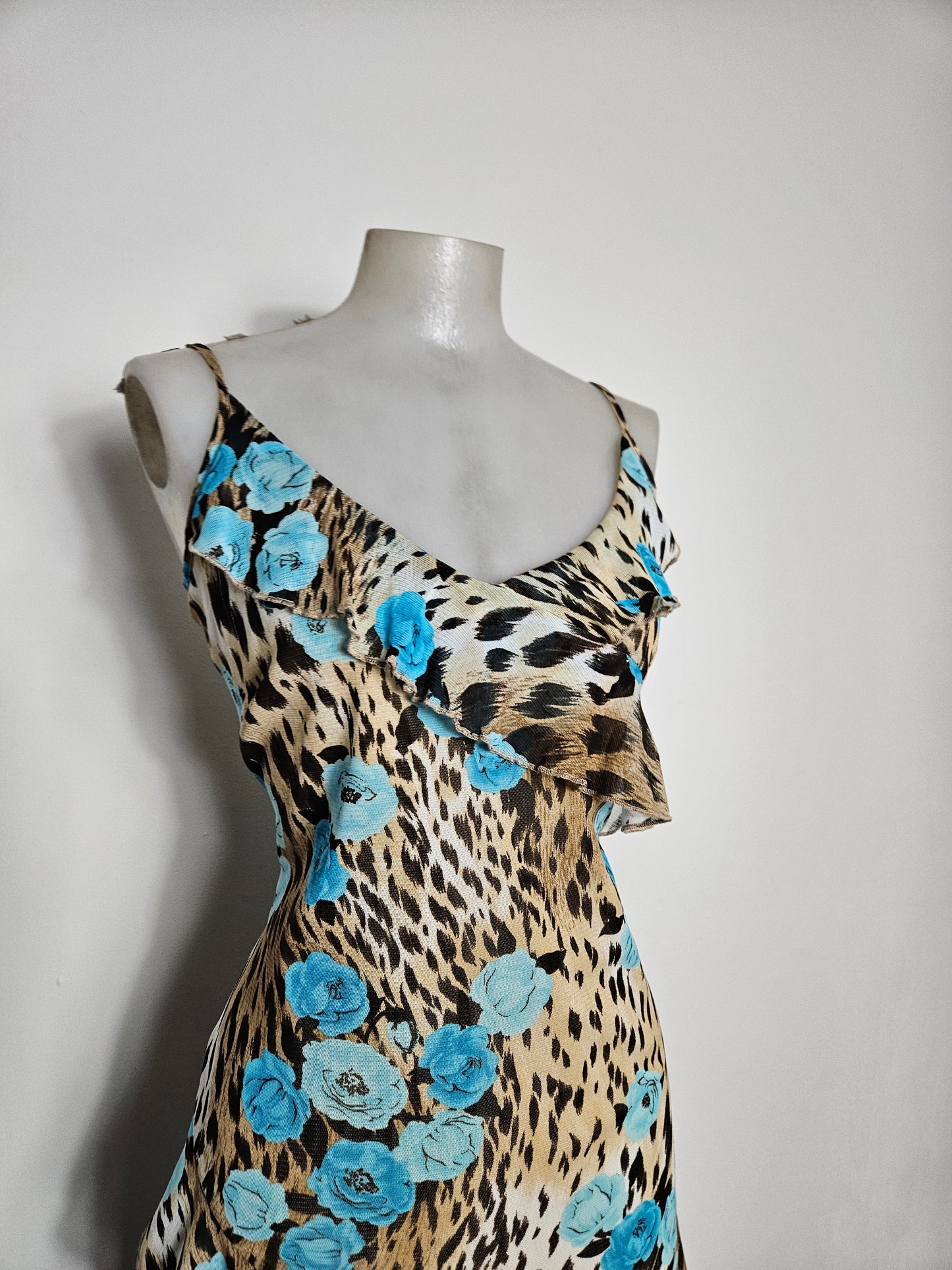 Robe léopard à volants