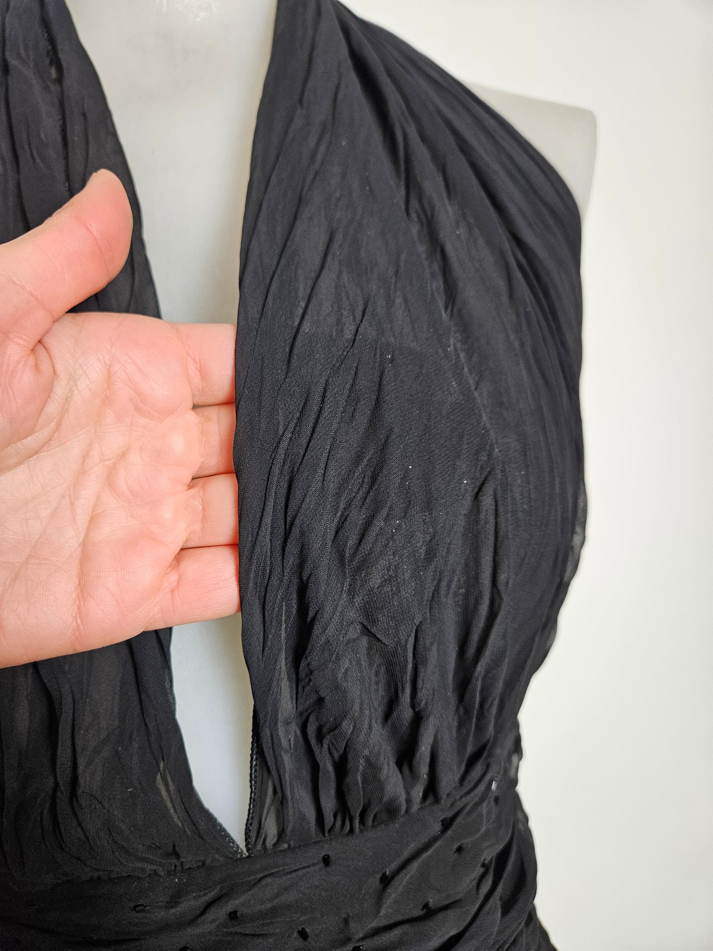 Vestido largo de gasa negra