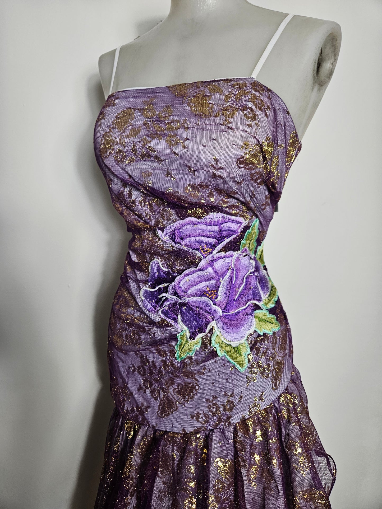 Robe en dentelle à motif floral