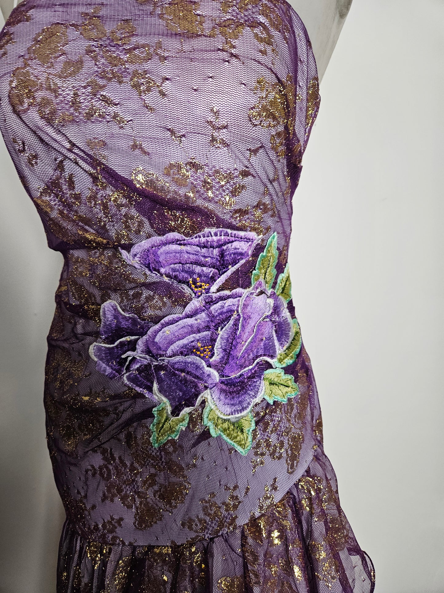 Robe en dentelle à motif floral