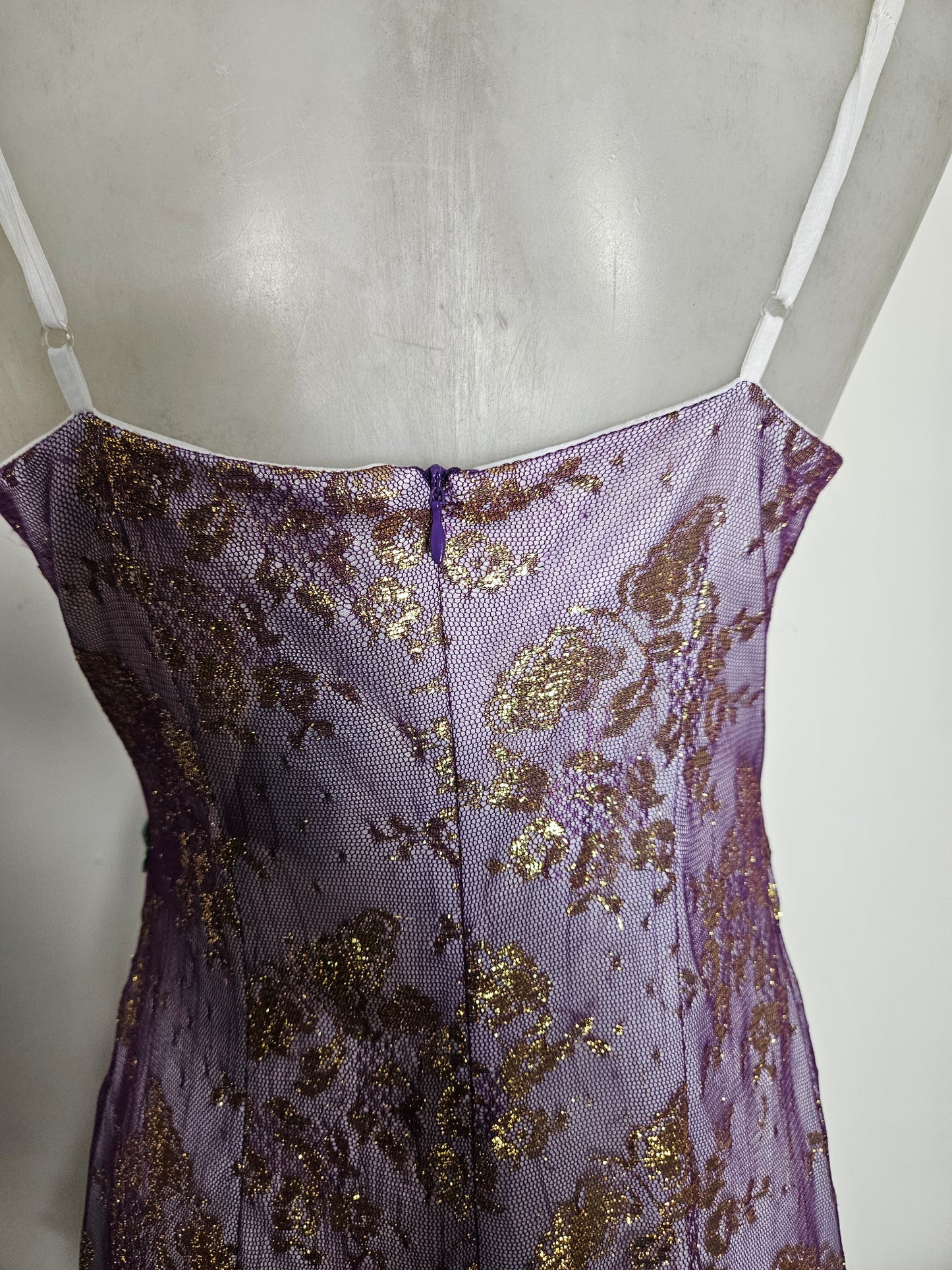 Robe en dentelle à motif floral