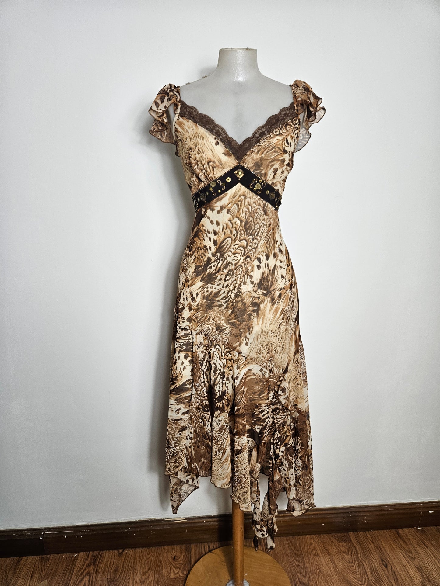 Robe asymétrique en voile beige et marron