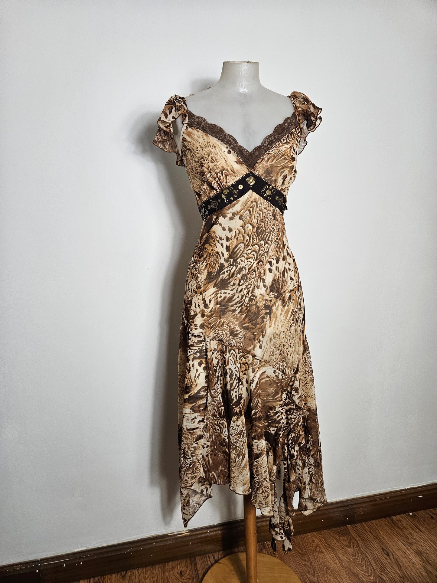 Robe asymétrique en voile beige et marron