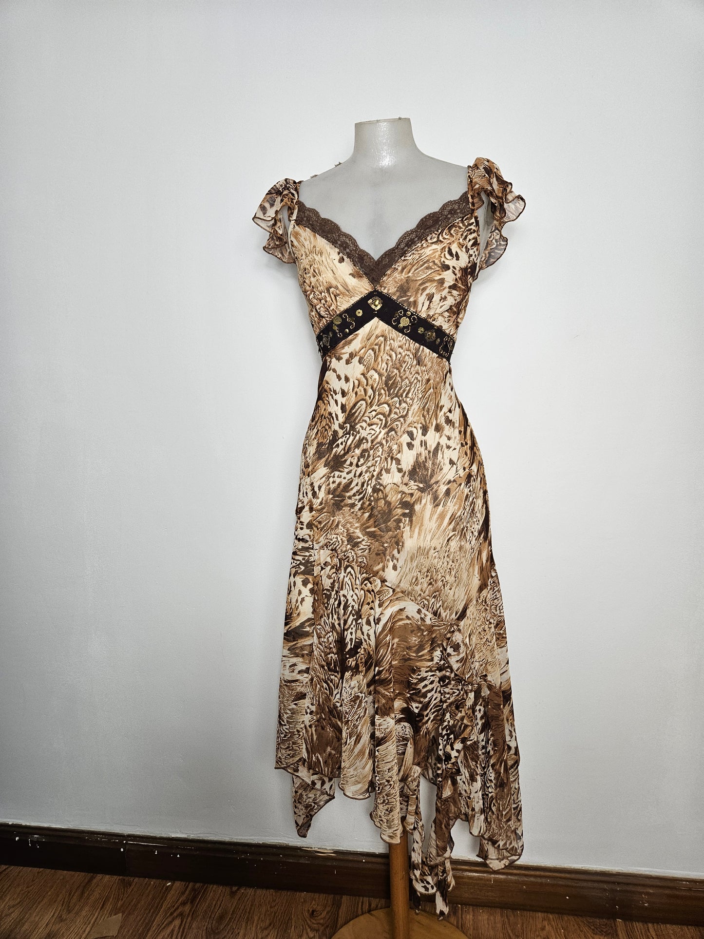 Robe asymétrique en voile beige et marron
