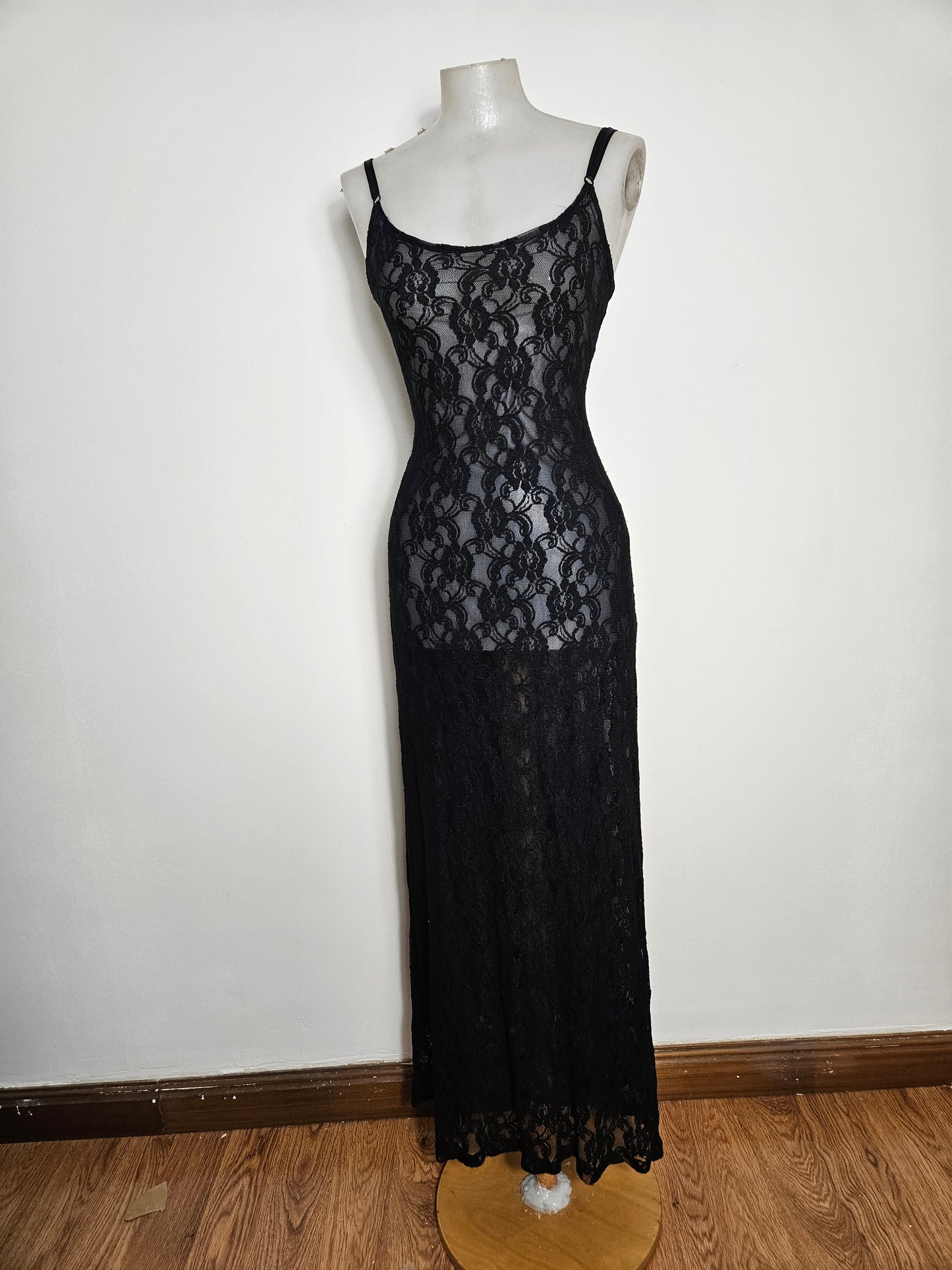 Vestido de encaje negro