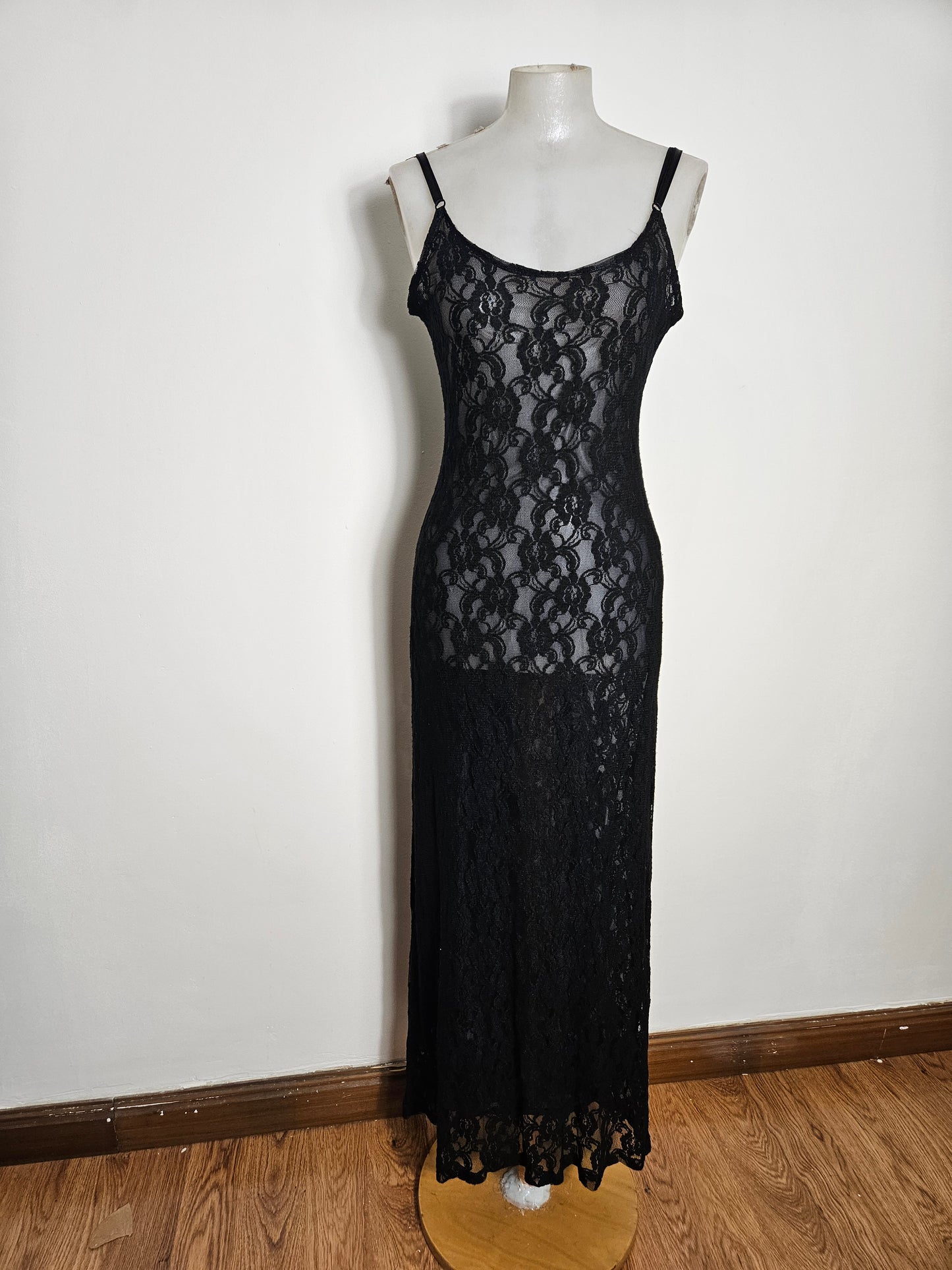 Vestido de encaje negro