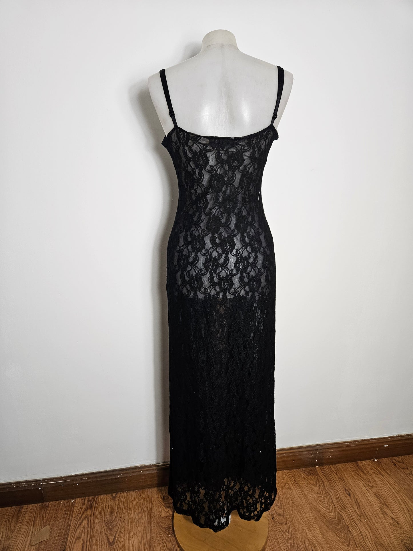 Vestido de encaje negro