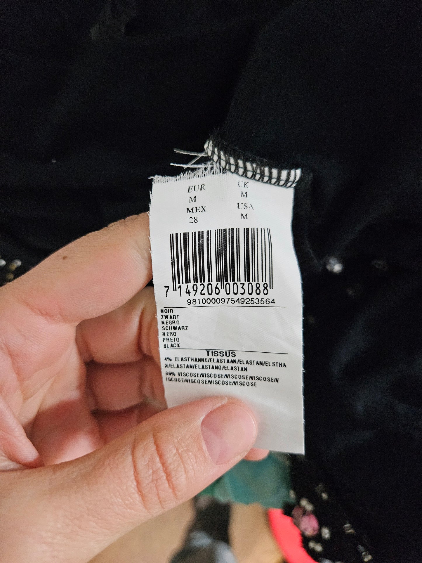 Robe dos nu brodé de perles