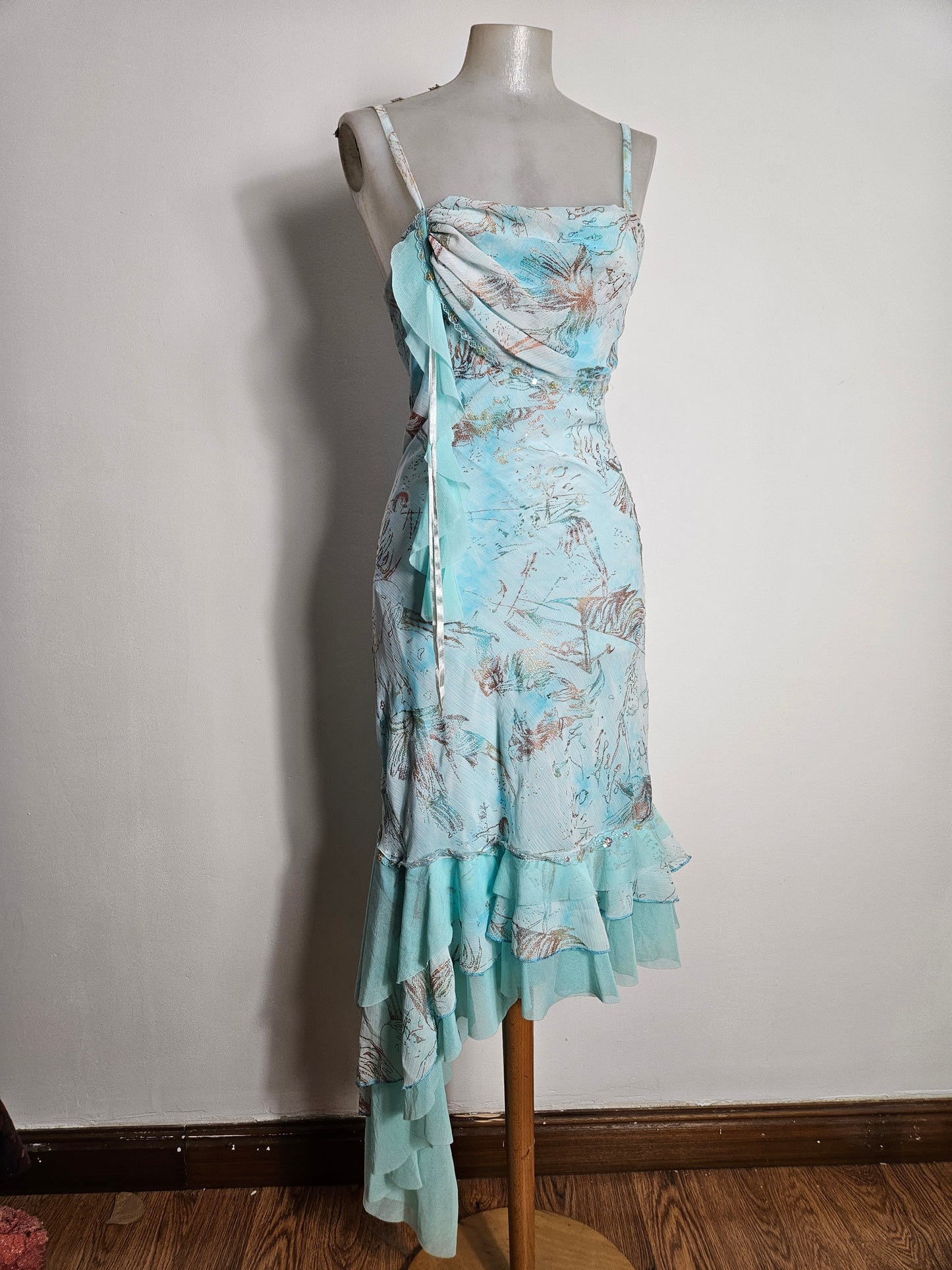 Robe bleue asymétrique en soie