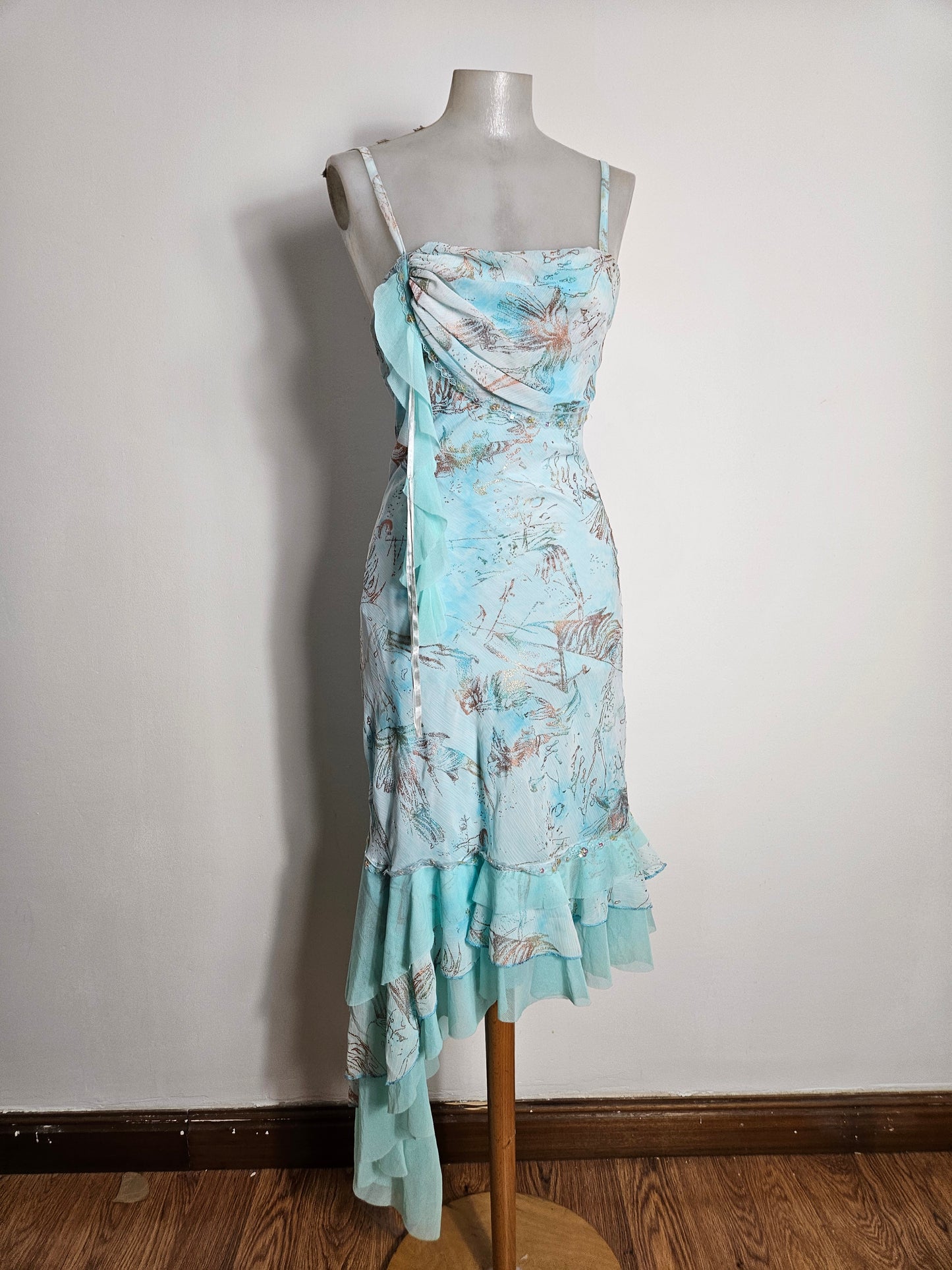 Robe bleue asymétrique en soie
