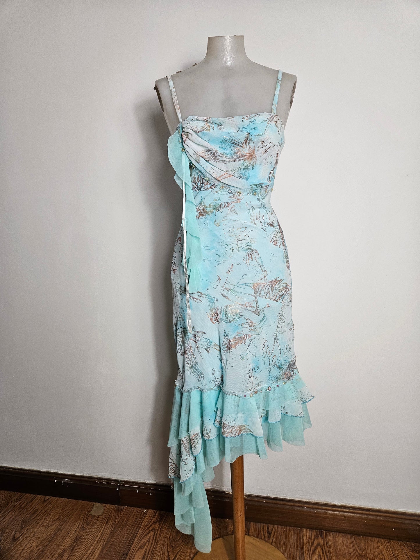 Robe bleue asymétrique en soie
