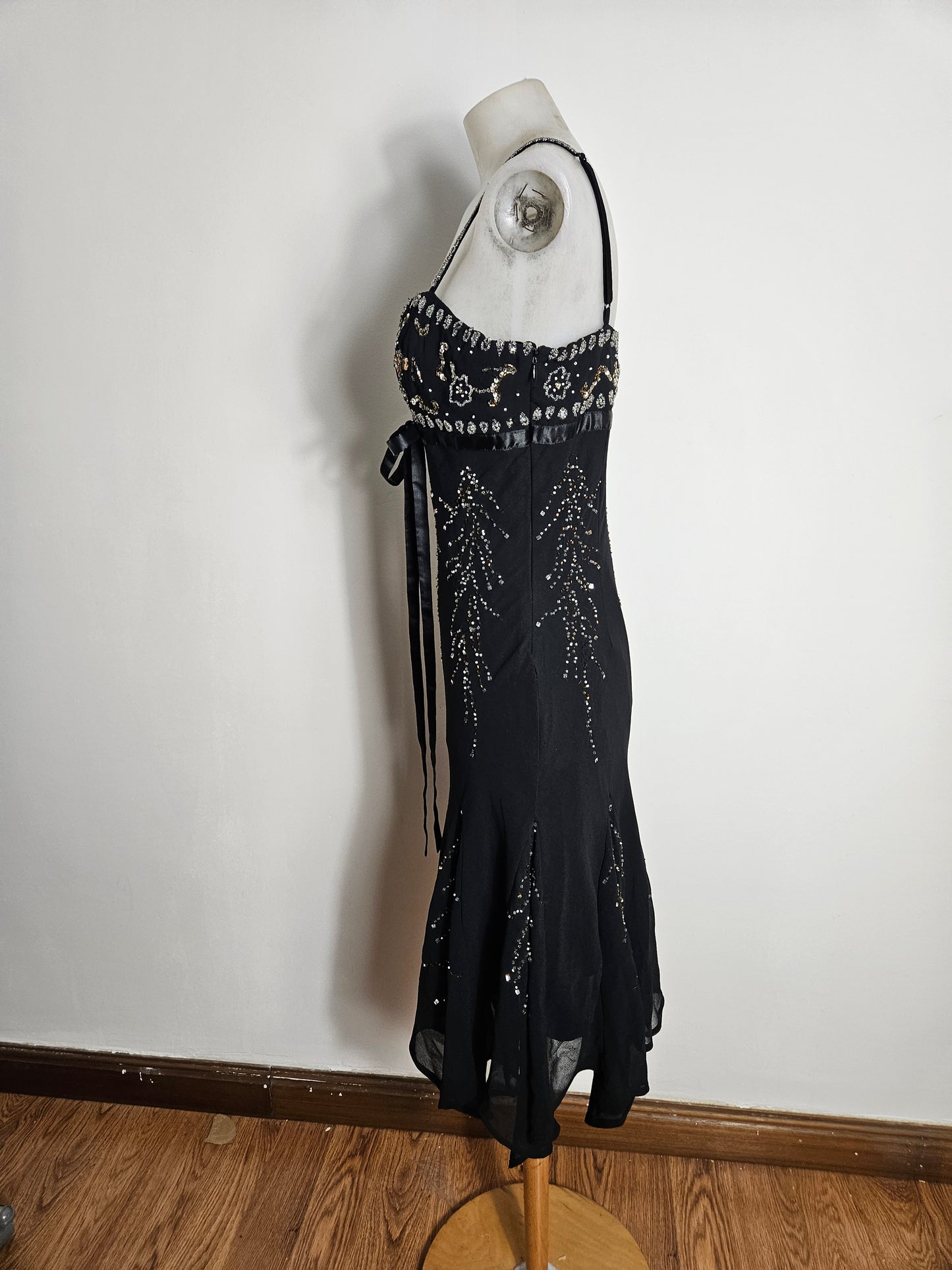 Vestido de gasa negro bordado