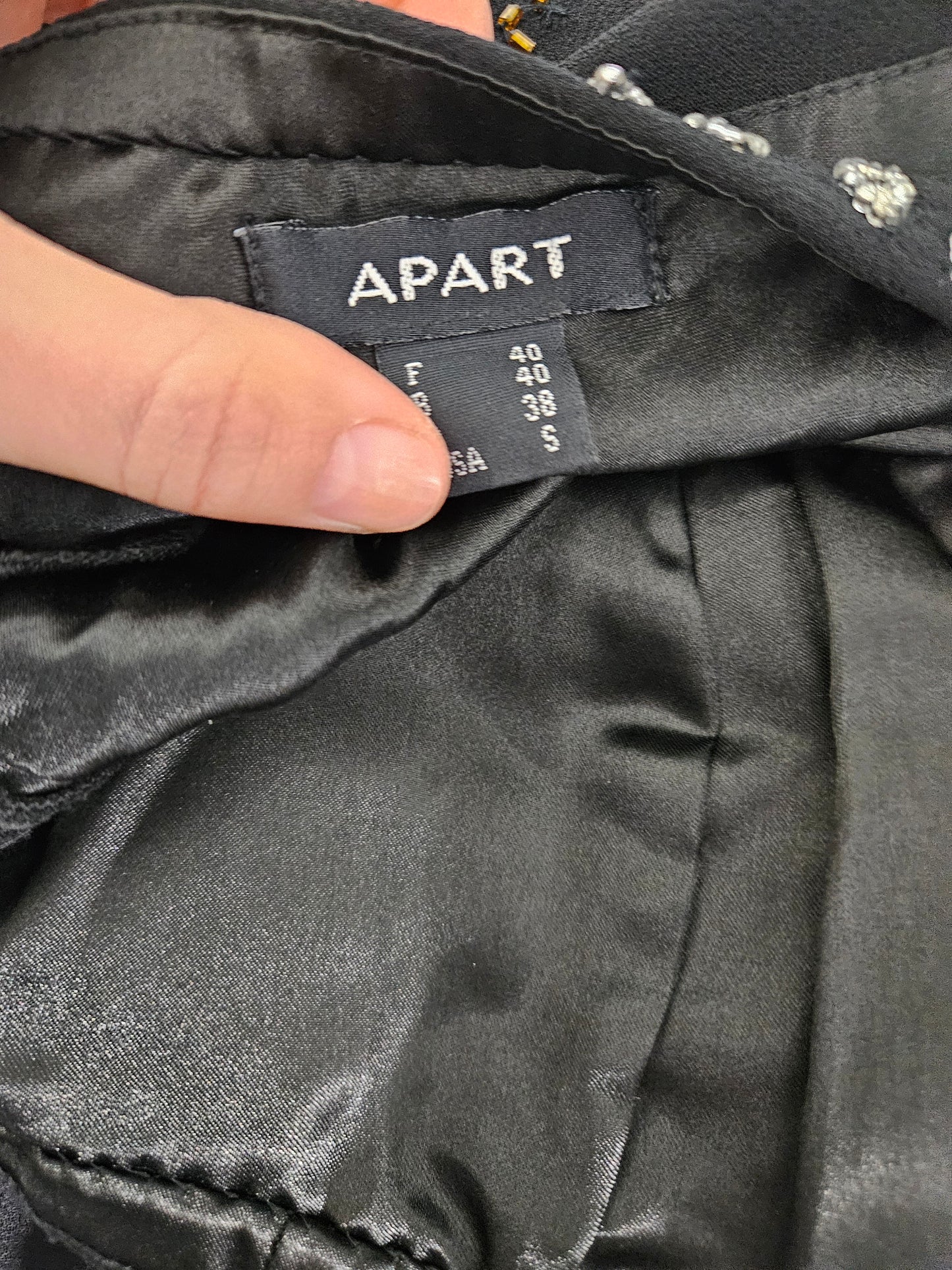 Vestido de gasa negro bordado