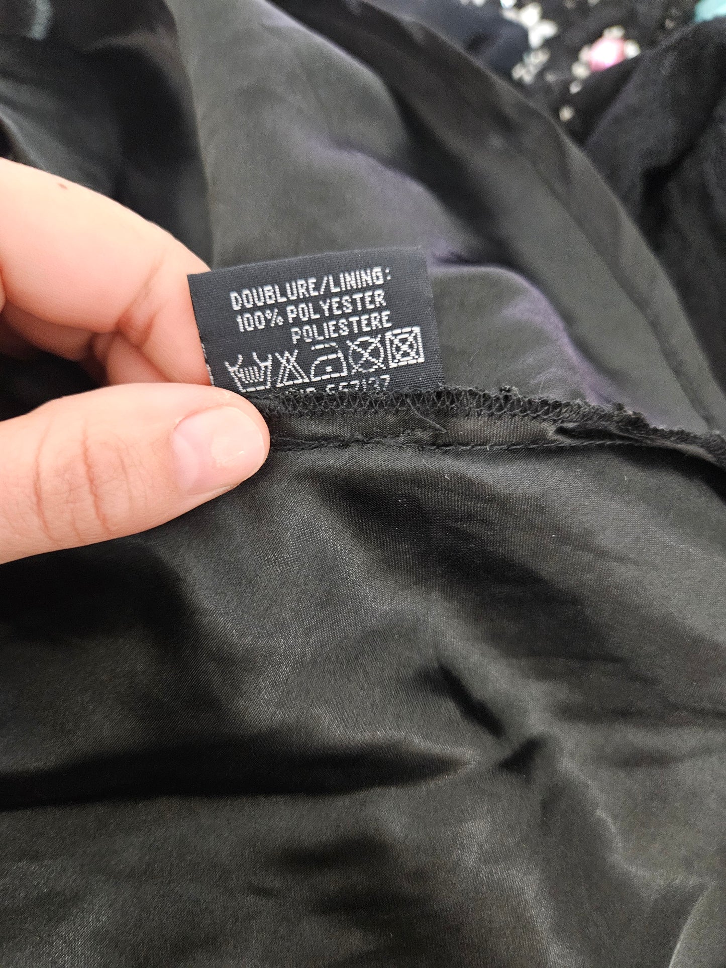 Vestido de gasa negro bordado