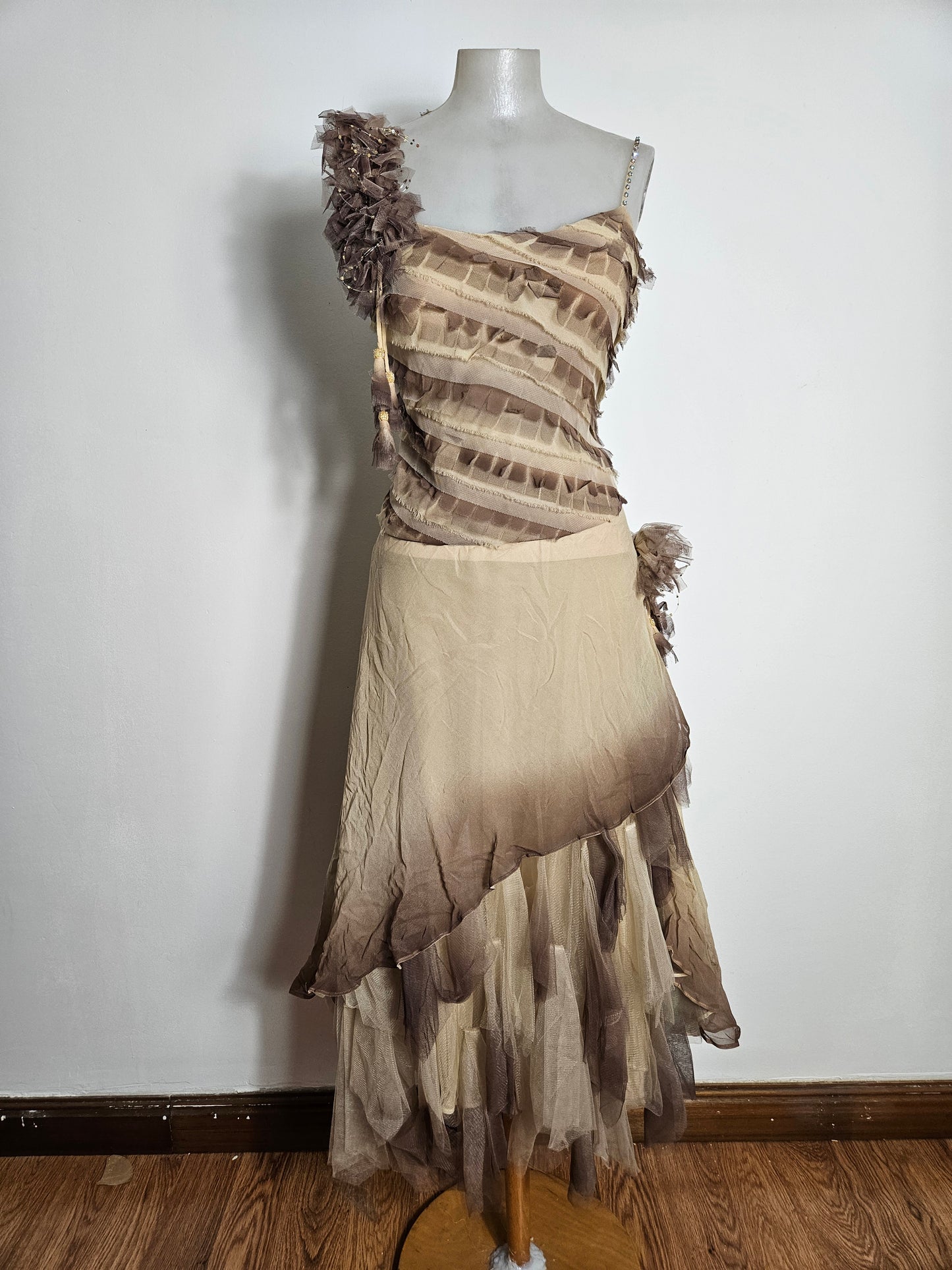 Ensemble à volants tons beige et marron