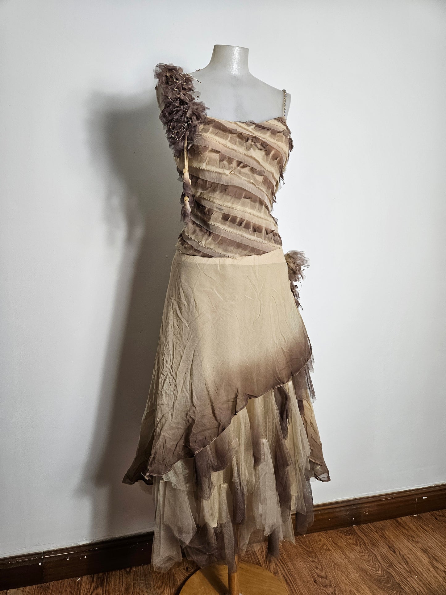 Ensemble à volants tons beige et marron