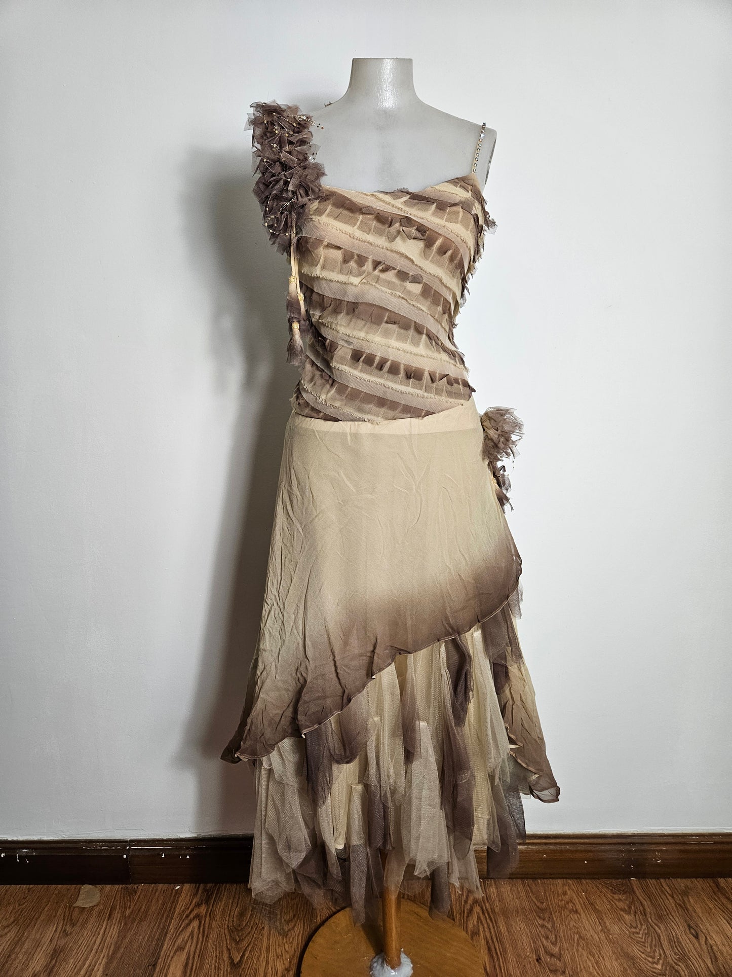 Ensemble à volants tons beige et marron