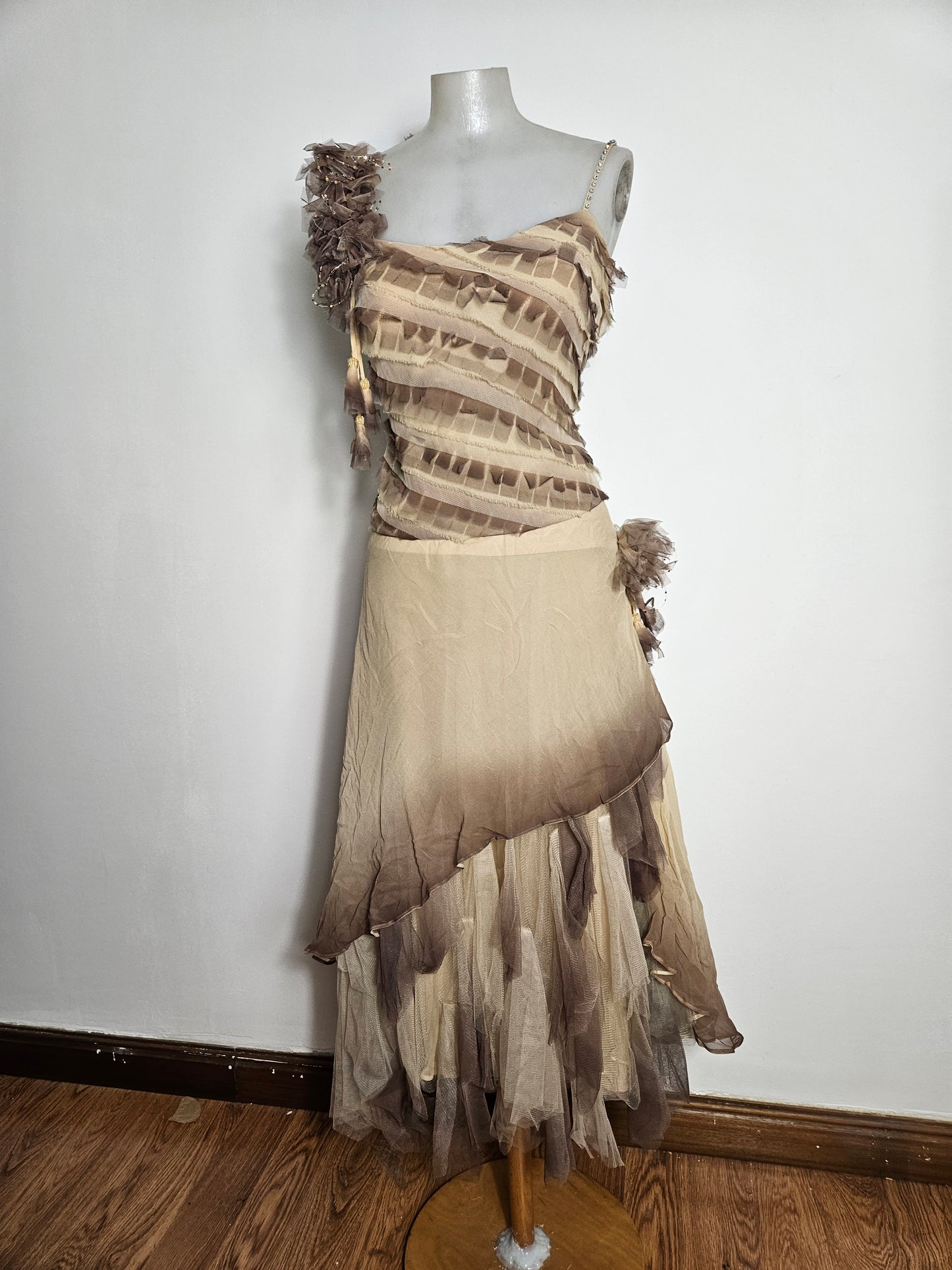 Ensemble à volants tons beige et marron