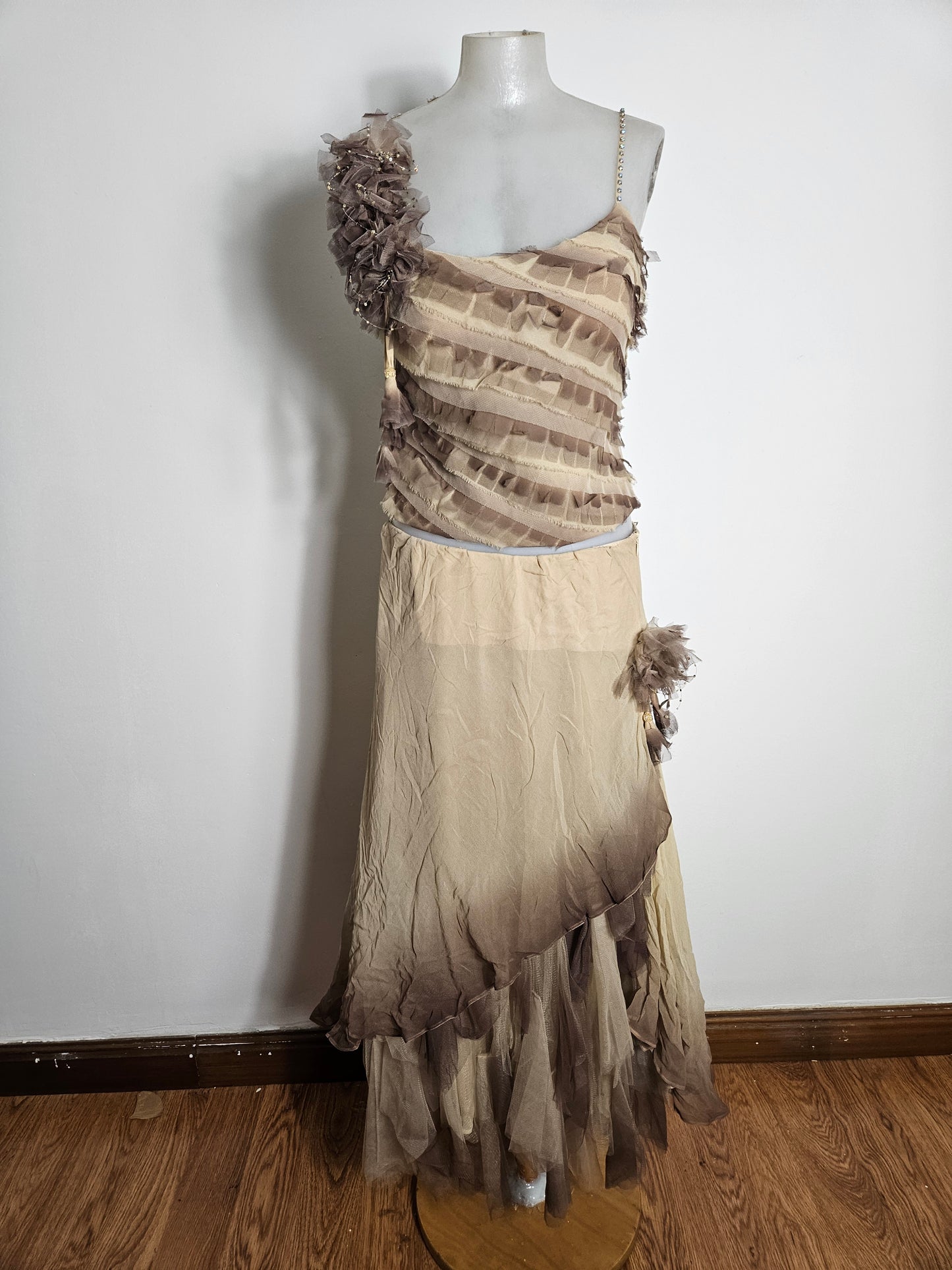 Ensemble à volants tons beige et marron