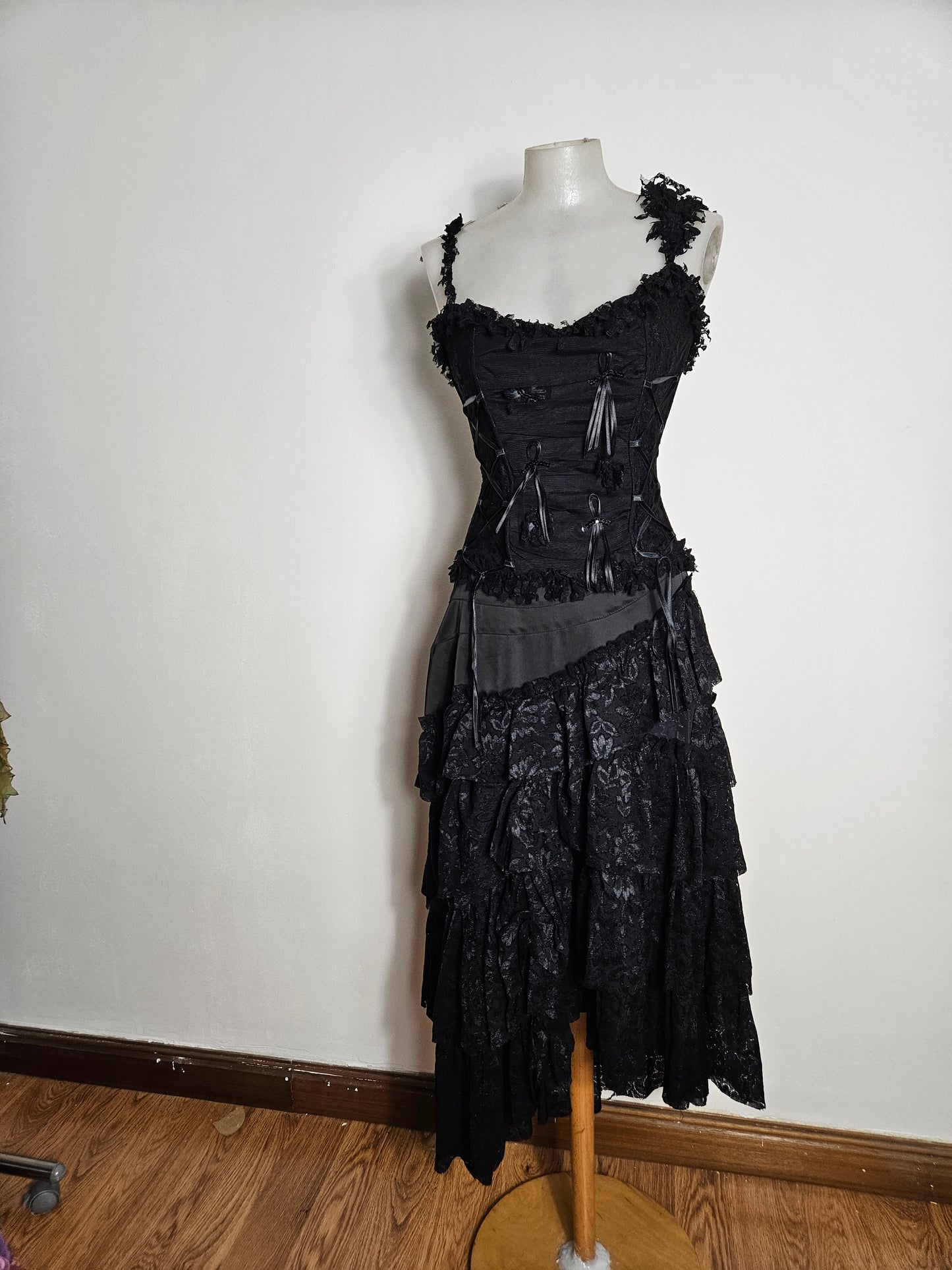 Conjunto negro con detalles de encaje